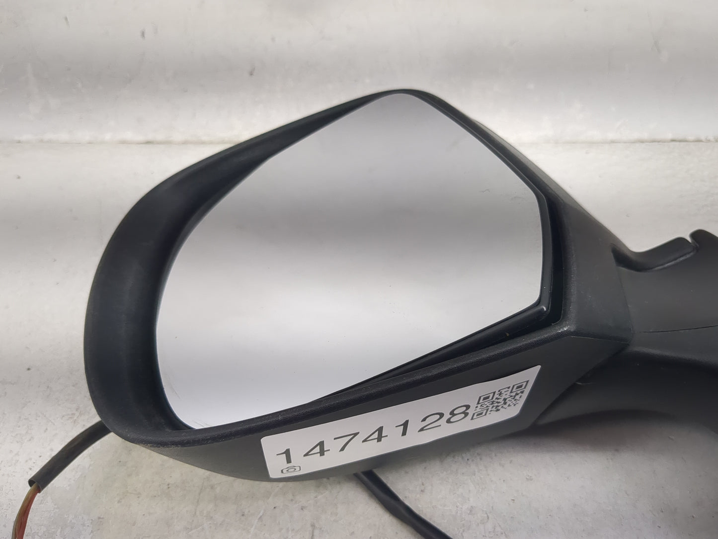 2014 Nissan Versa Driver Side View Mirror - Left Door Mirror OEM Used - Oemusedautoparts1.com