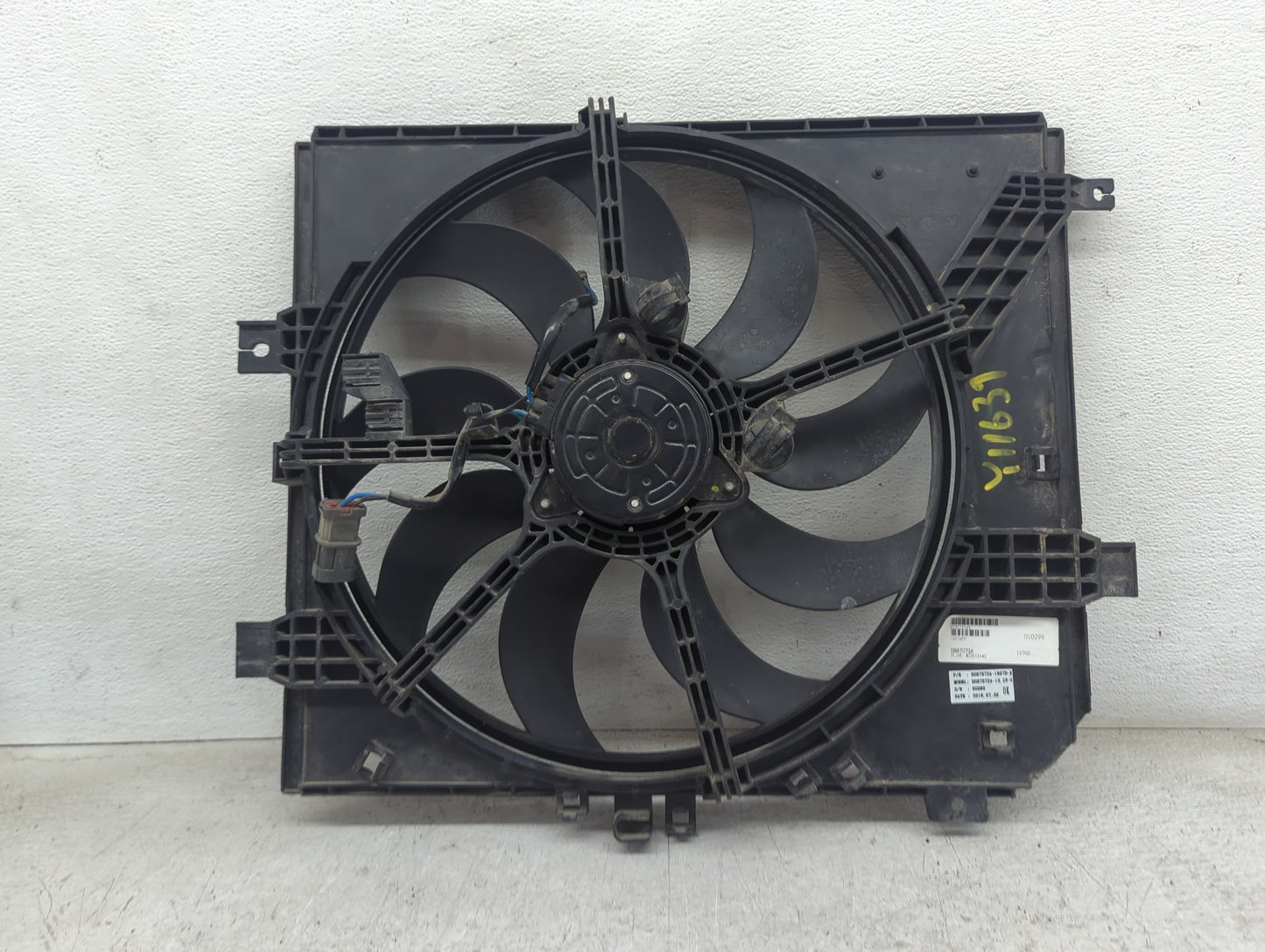 2012-2019 Nissan Versa Electric Radiator Cooling Fan Motor Assembly P/N:DS87072A DS87072A-1.6L SR-C Fits OEM Used Auto Parts
