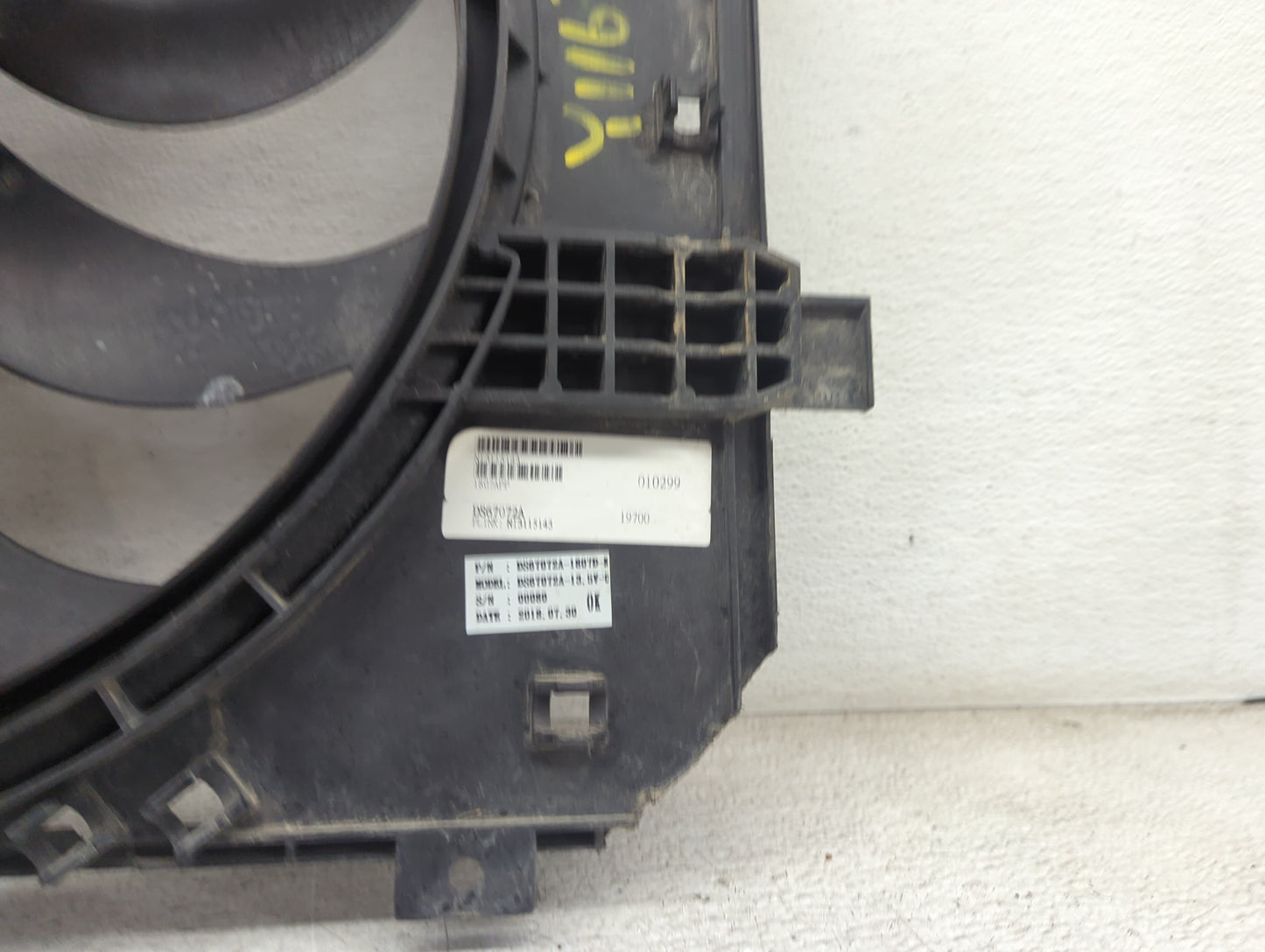 2012-2019 Nissan Versa Electric Radiator Cooling Fan Motor Assembly P/N:DS87072A DS87072A-1.6L SR-C Fits OEM Used Auto Parts