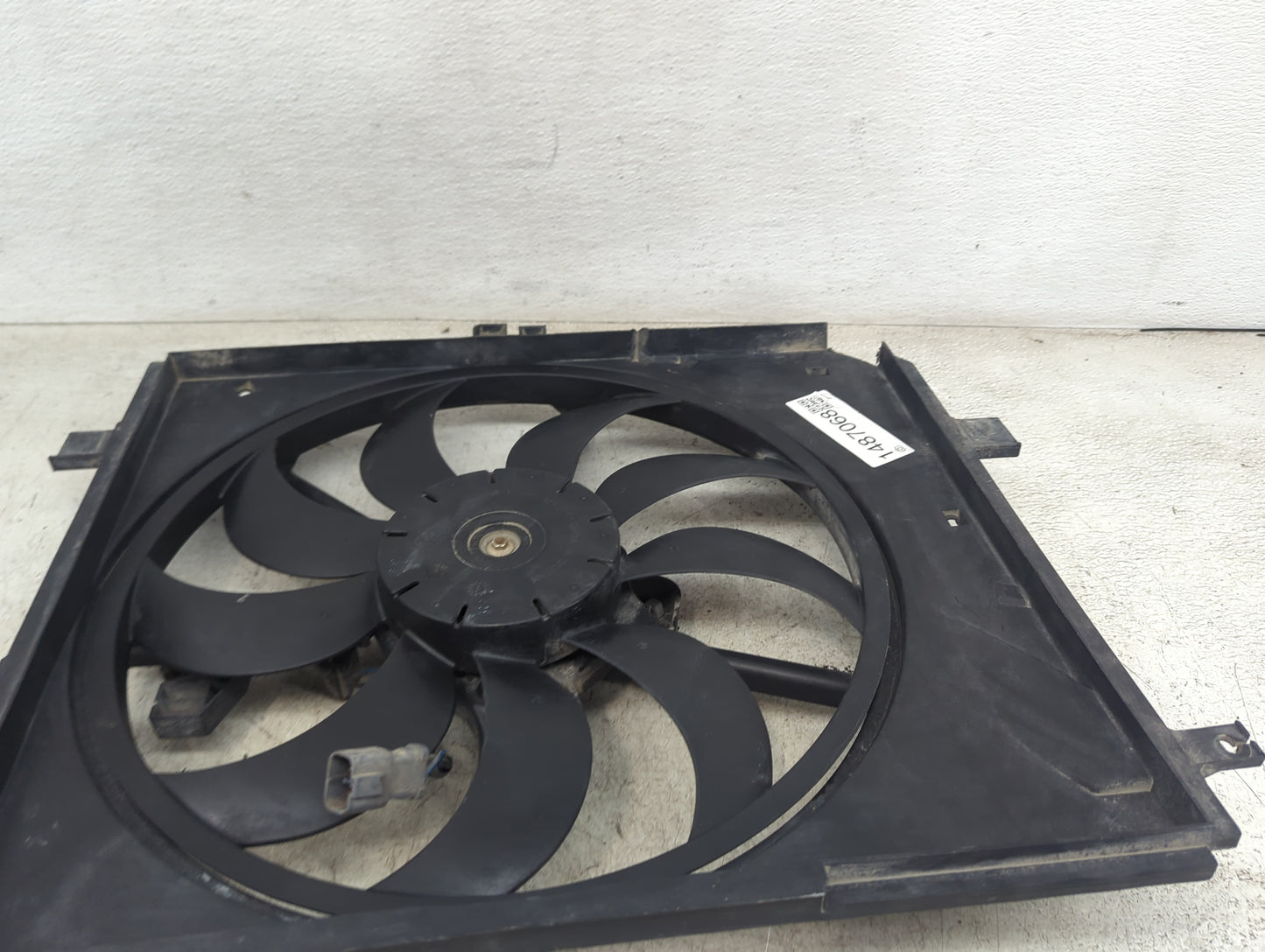 2012-2019 Nissan Versa Electric Radiator Cooling Fan Motor Assembly P/N:DS87072A DS87072A-1.6L SR-C Fits OEM Used Auto Parts
