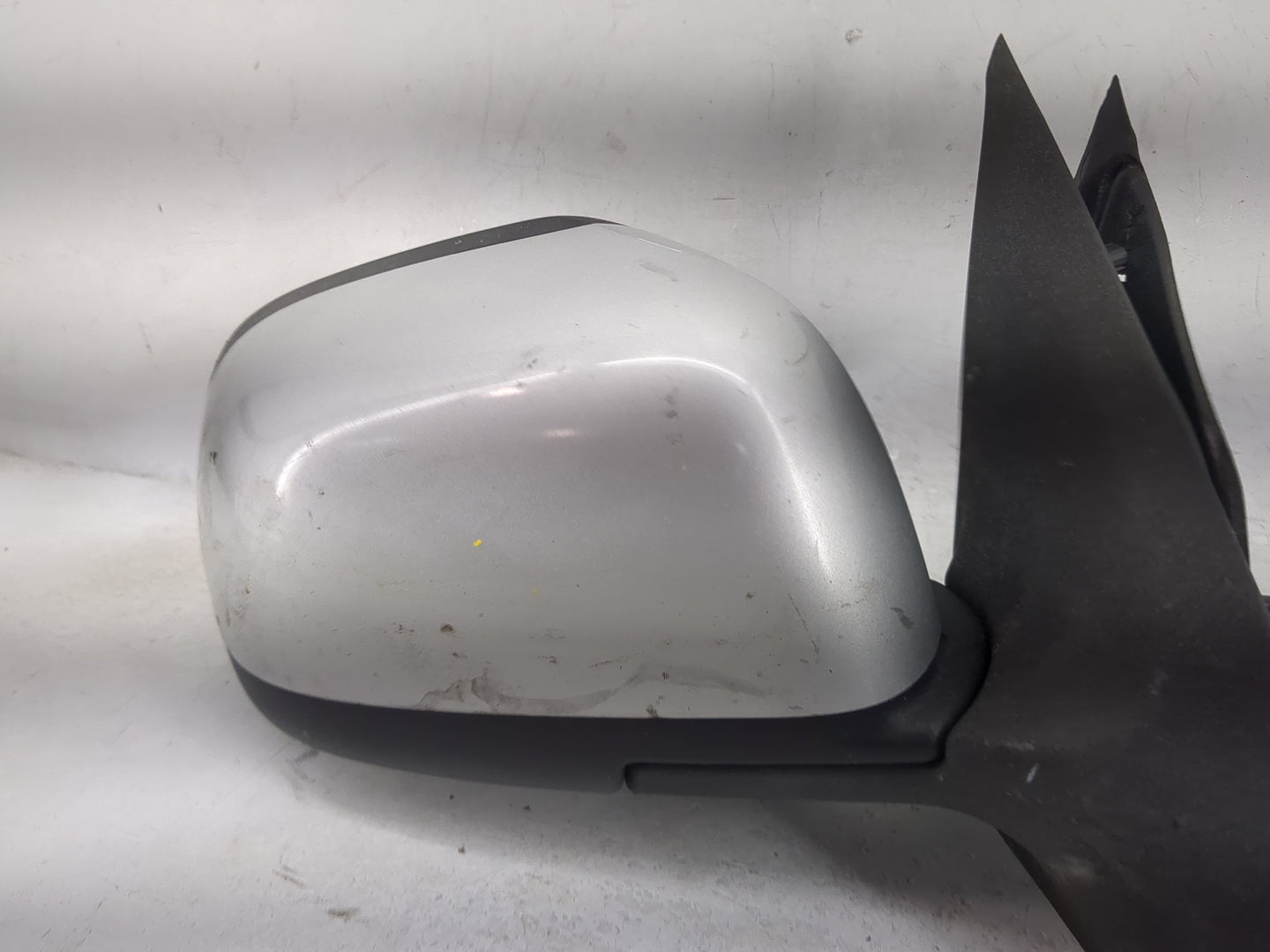2012-2014 Nissan Versa Passenger Side View Mirror - Right Door Mirror OEM Used - Oemusedautoparts1.com