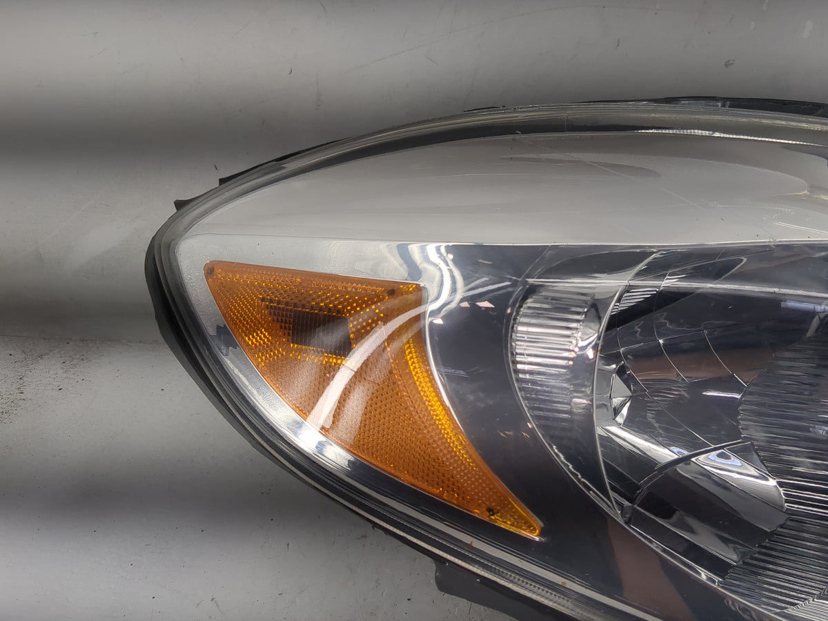 2012-2014 Nissan Versa Passenger Right Oem Head Light Headlight Lamp 1518803 - Oemusedautoparts1.com