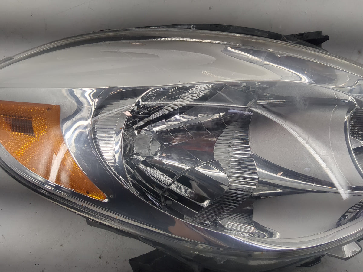 2012-2014 Nissan Versa Passenger Right Oem Head Light Headlight Lamp 1518803 - Oemusedautoparts1.com