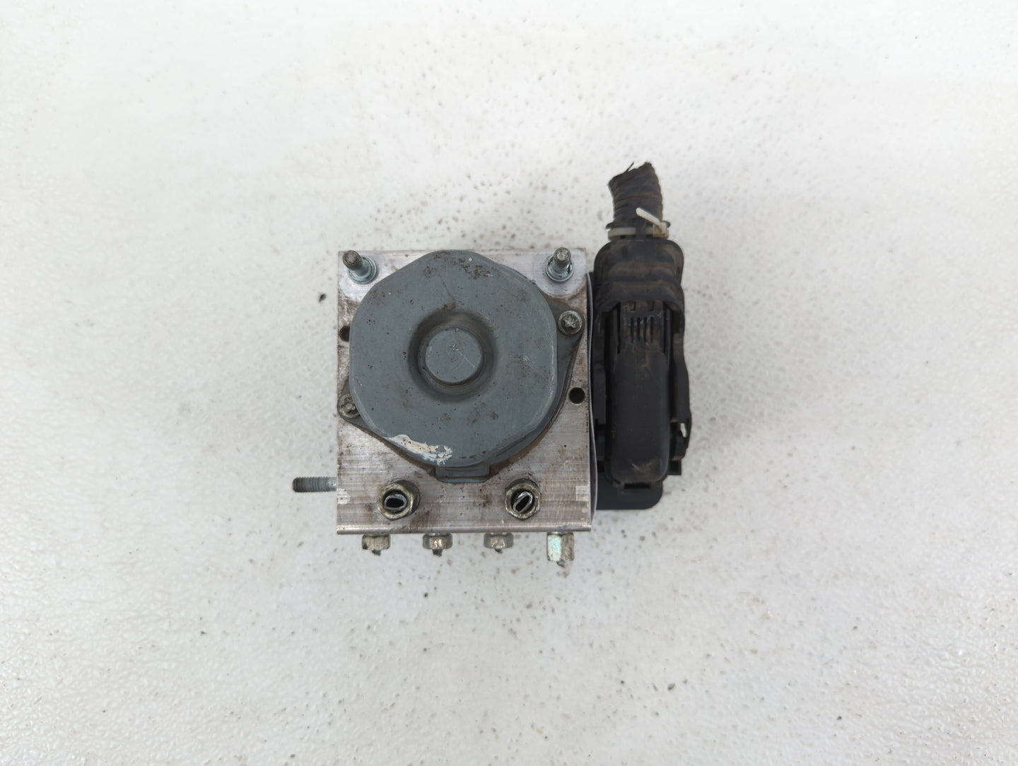 2014 Nissan Versa ABS Pump Control Module Replacement P/N:47660 9KF0A 47660 9KE0A Fits OEM Used Auto Parts - Oemusedautopart