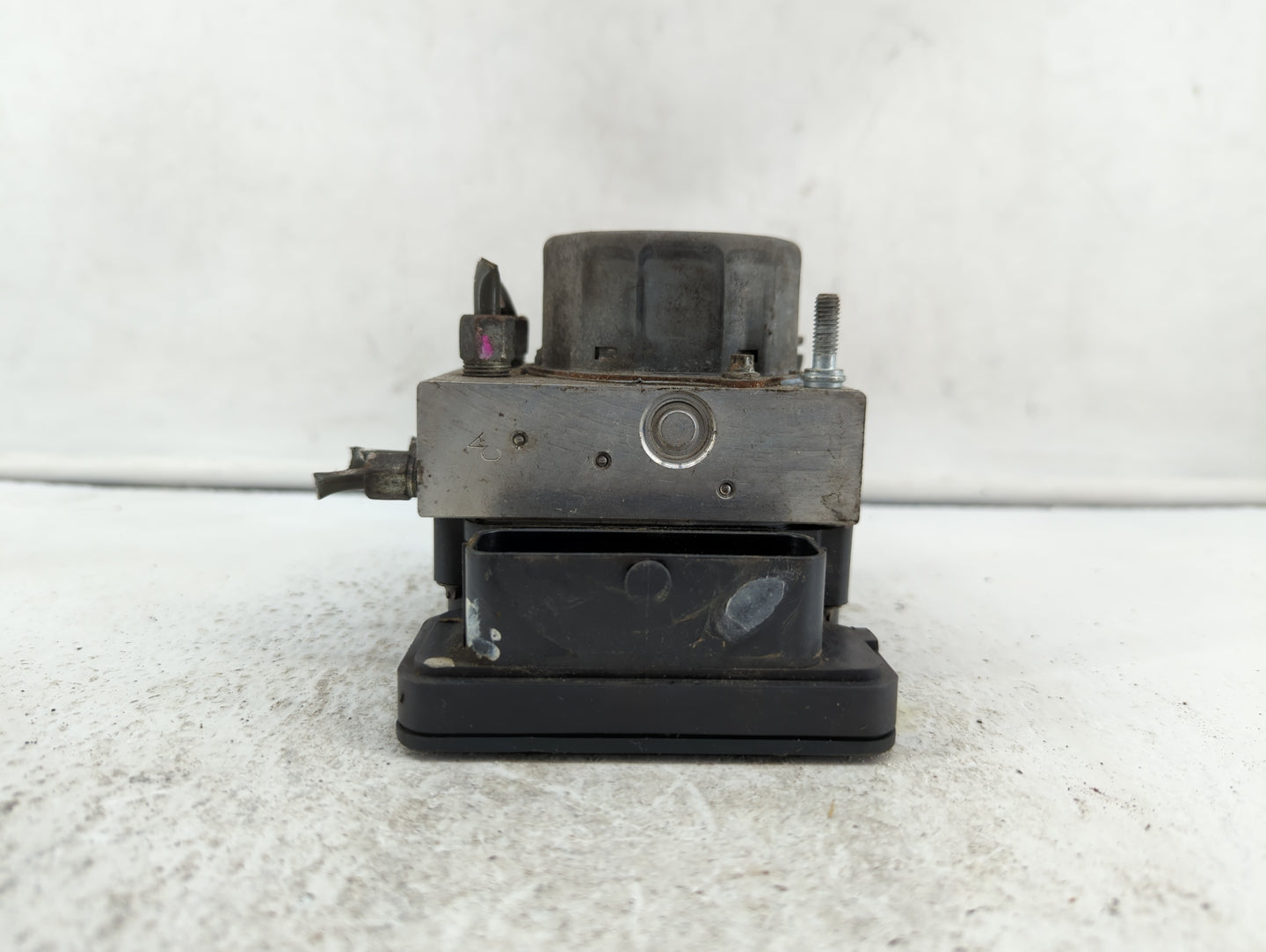 2014 Nissan Versa ABS Pump Control Module Replacement P/N:47660 9KF0A 47660 9KE0A Fits OEM Used Auto Parts - Oemusedautopart