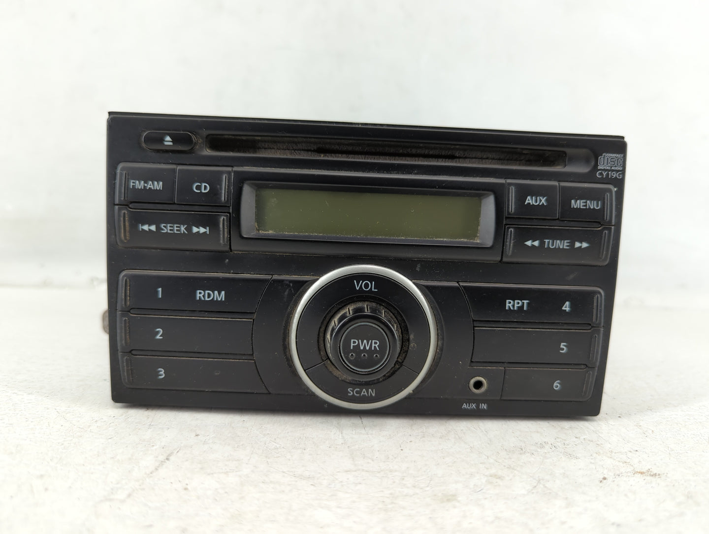 2012-2014 Nissan Versa Am Fm Cd Player Radio Receiver - Oemusedautoparts1.com