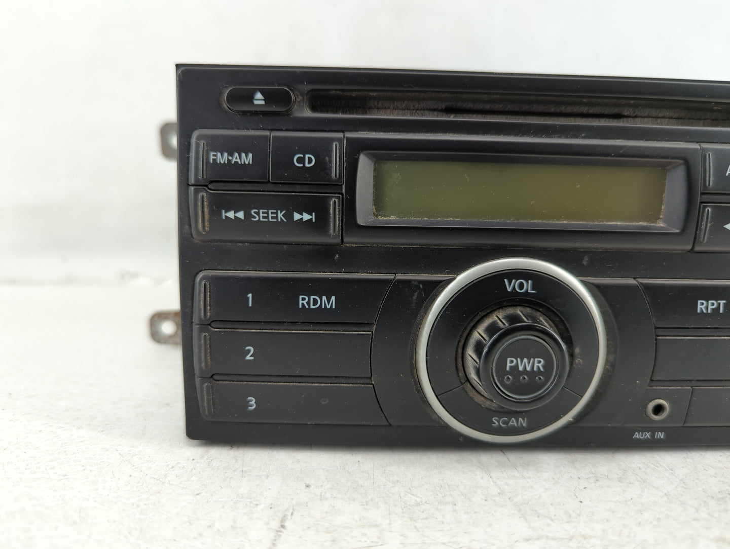2012-2014 Nissan Versa Am Fm Cd Player Radio Receiver - Oemusedautoparts1.com