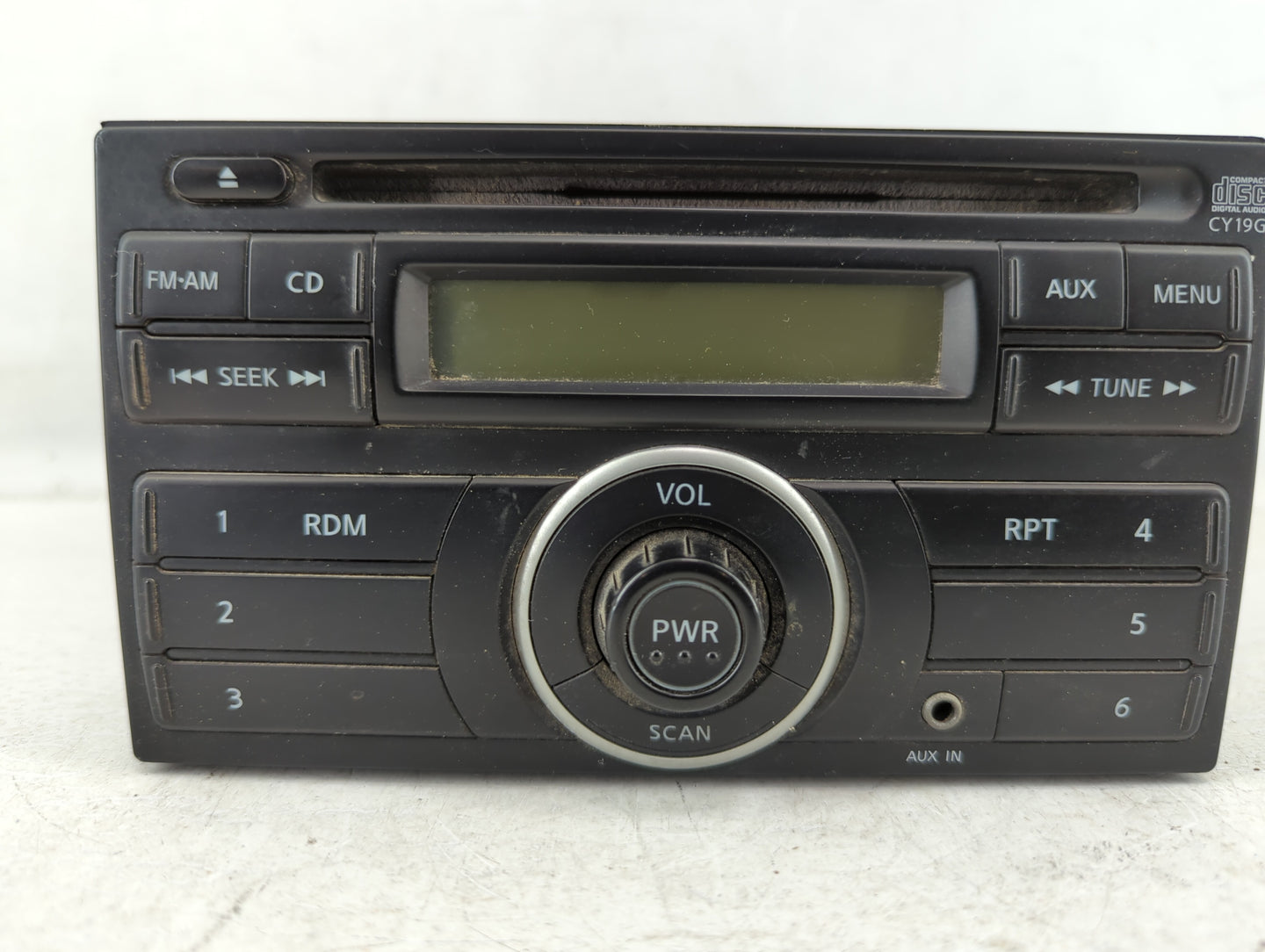 2012-2014 Nissan Versa Am Fm Cd Player Radio Receiver - Oemusedautoparts1.com