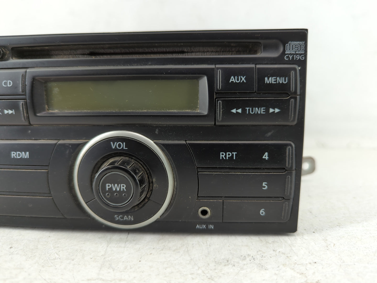 2012-2014 Nissan Versa Am Fm Cd Player Radio Receiver - Oemusedautoparts1.com