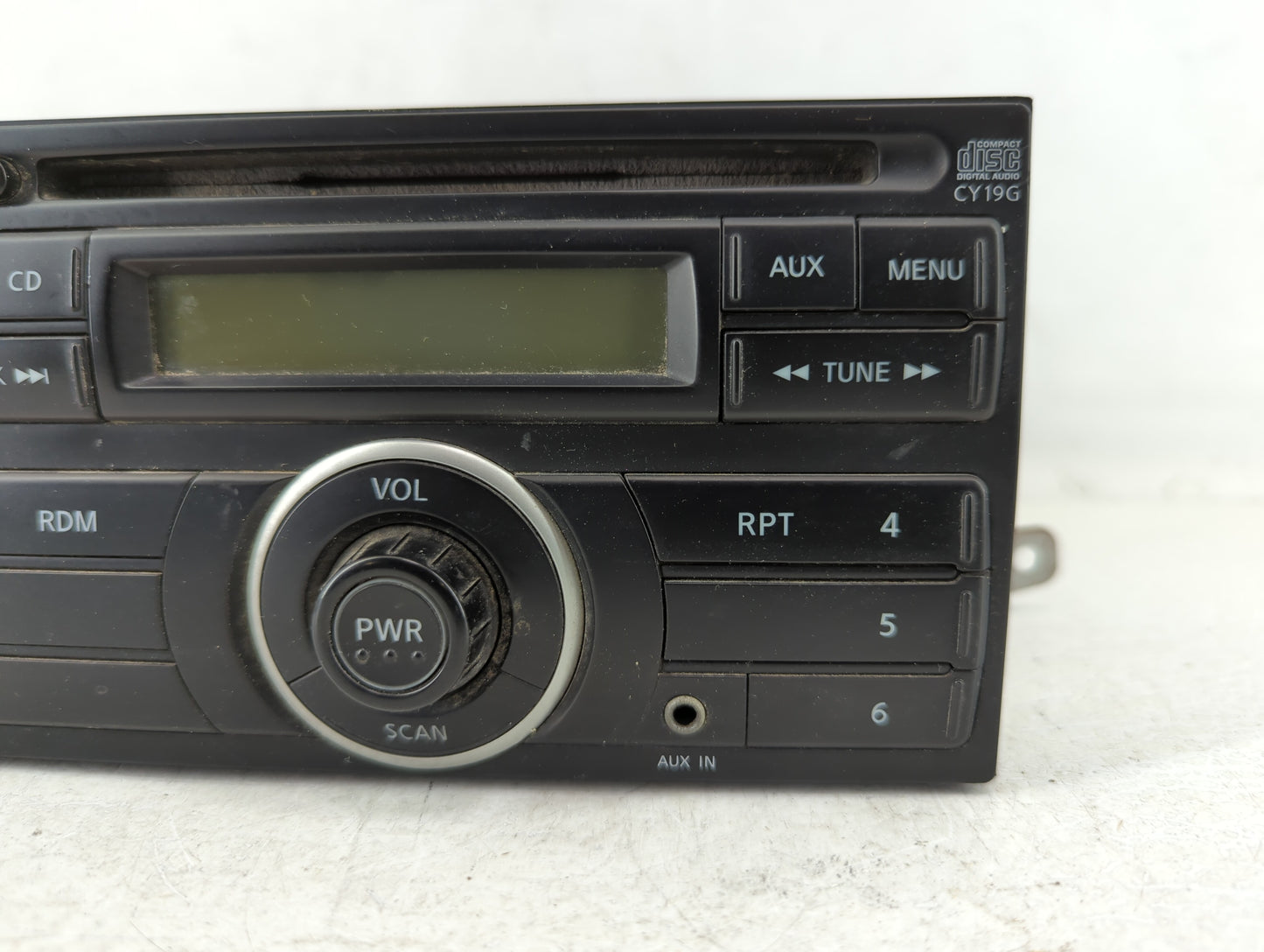 2012-2014 Nissan Versa Am Fm Cd Player Radio Receiver - Oemusedautoparts1.com