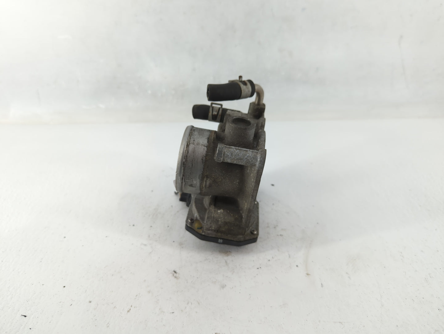 2012-2019 Nissan Versa Throttle Body P/N:3AA50-02 E Fits Fits 2012 2013 2014 2015 2016 2017 2018 2019 OEM Used Auto Parts - 