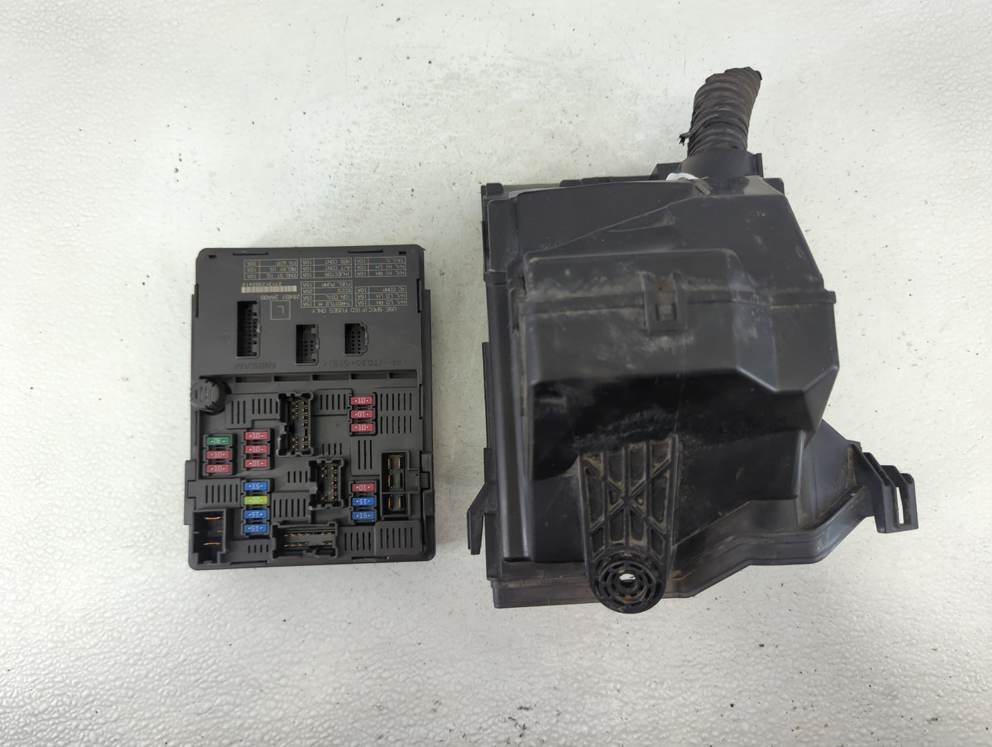 2013-2019 Nissan Versa Fusebox Fuse Box Panel Relay Module P/N:284B7 3AA0B Fits Fits 2013 2014 2015 2016 2017 2018 2019 OEM 