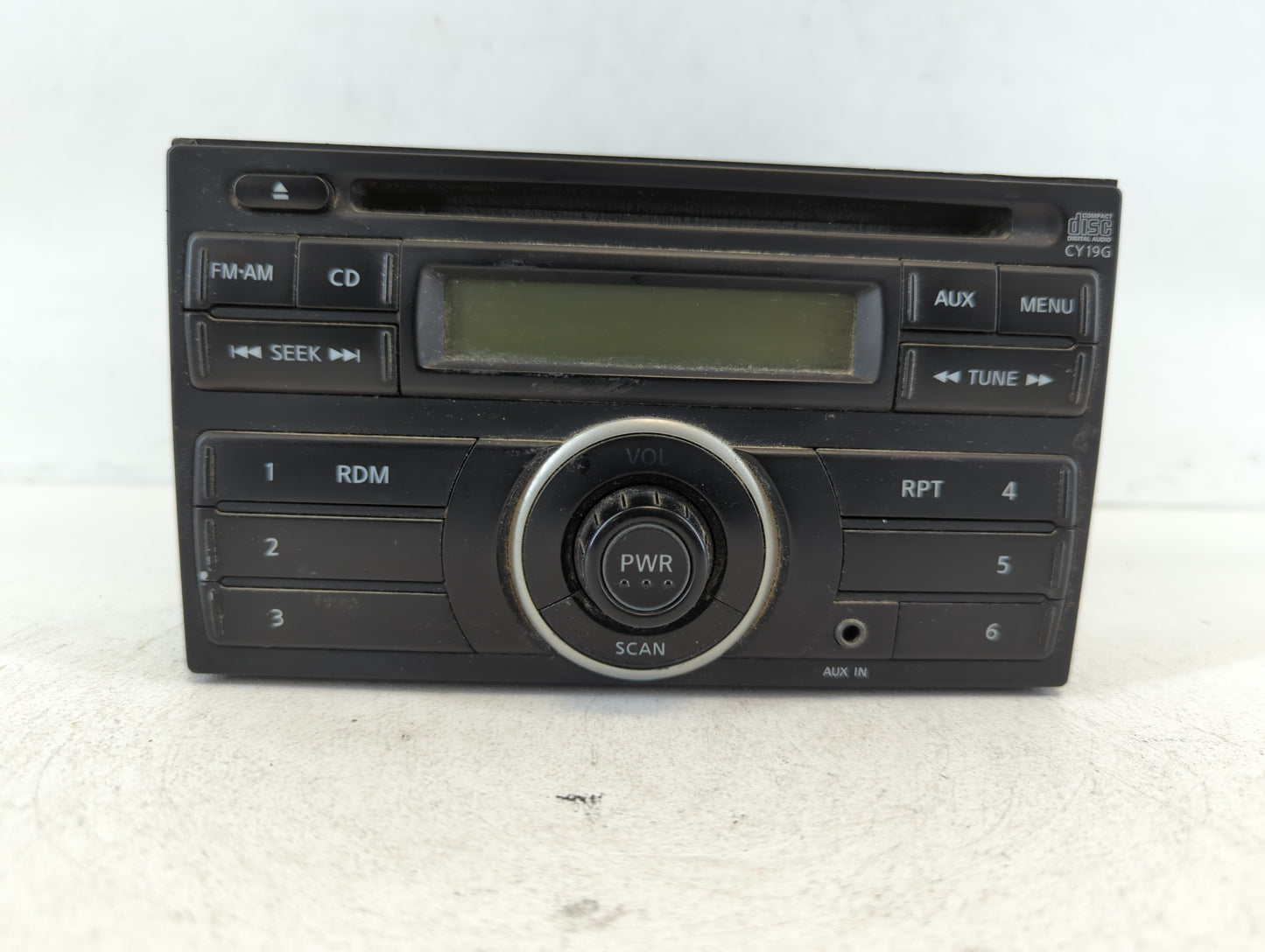 2012-2014 Nissan Versa Am Fm Cd Player Radio Receiver - Oemusedautoparts1.com