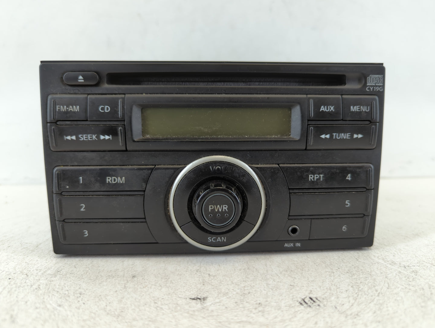 2012-2014 Nissan Versa Am Fm Cd Player Radio Receiver - Oemusedautoparts1.com