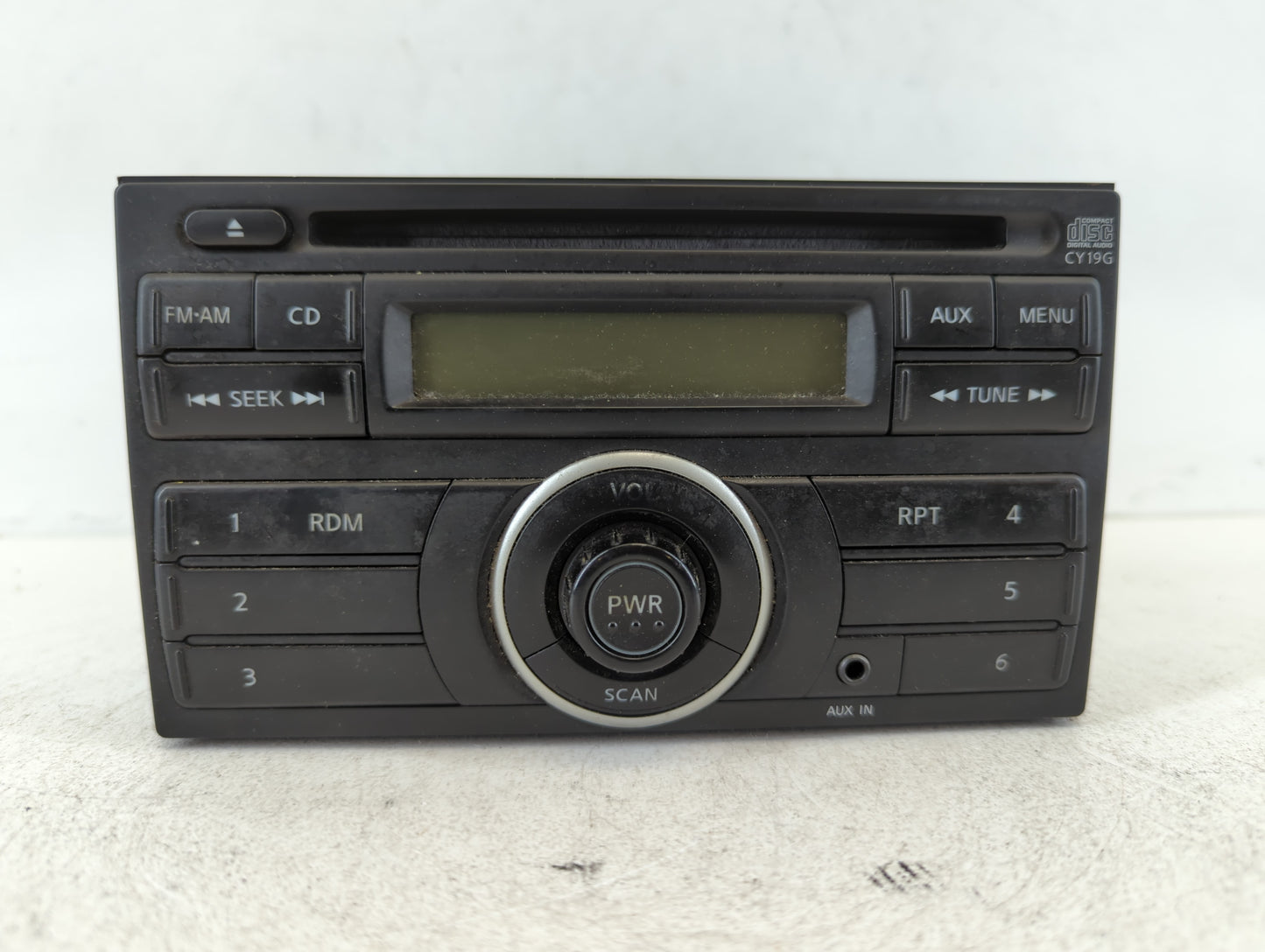 2012-2014 Nissan Versa Am Fm Cd Player Radio Receiver - Oemusedautoparts1.com