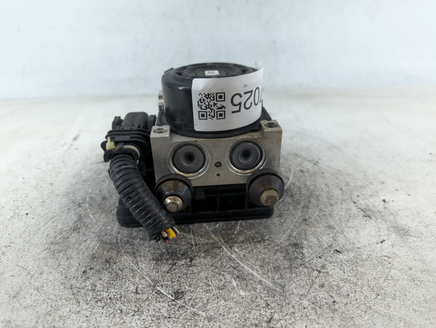 2014-2019 Nissan Versa ABS Pump Control Module Replacement P/N:47660 3WC0B Fits Fits 2014 2015 2016 2017 2018 2019 OEM Used 