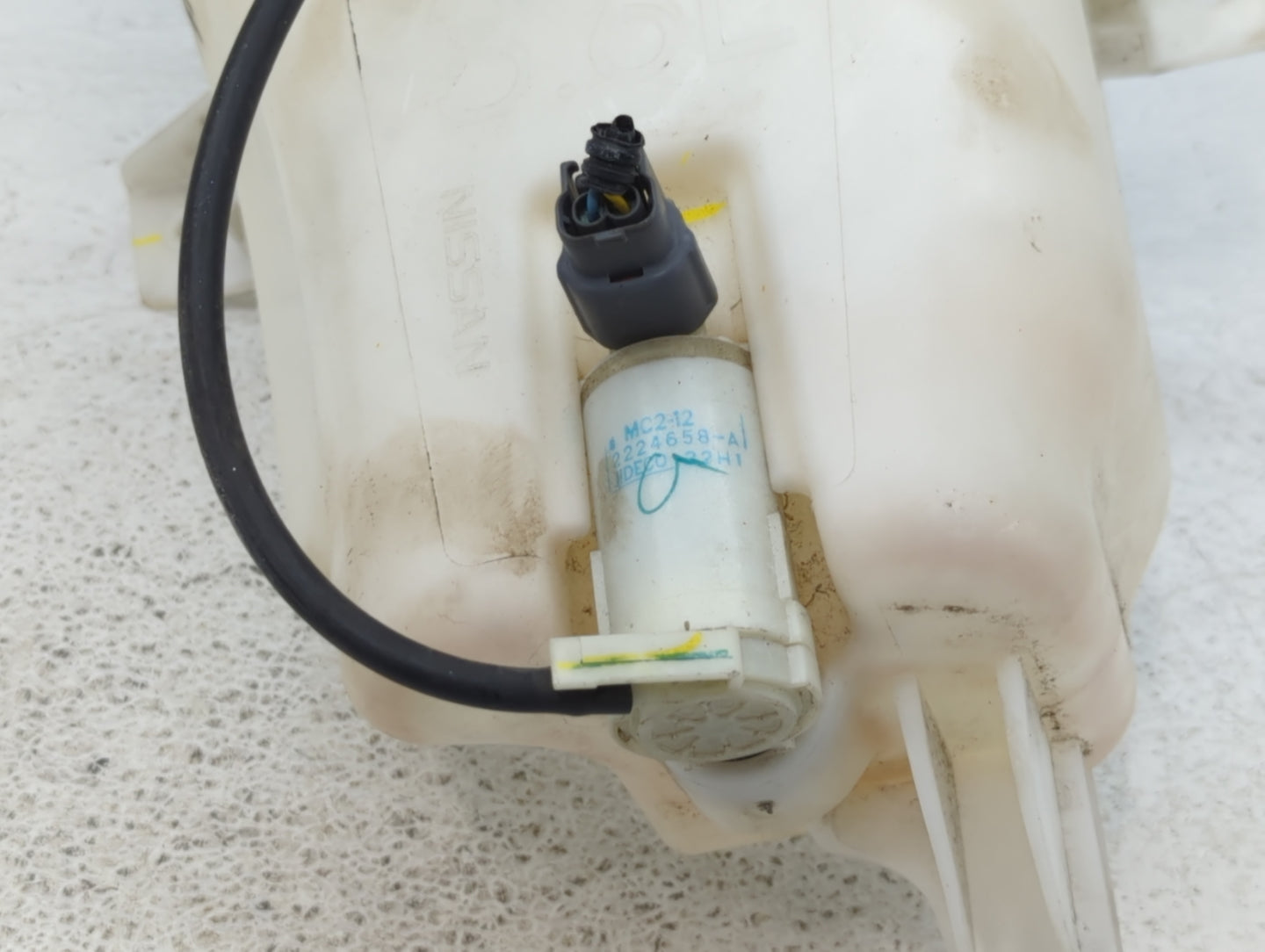 2012-2019 Nissan Versa Windshield Washer Fluid Reservoir Bottle Oem - Oemusedautoparts1.com