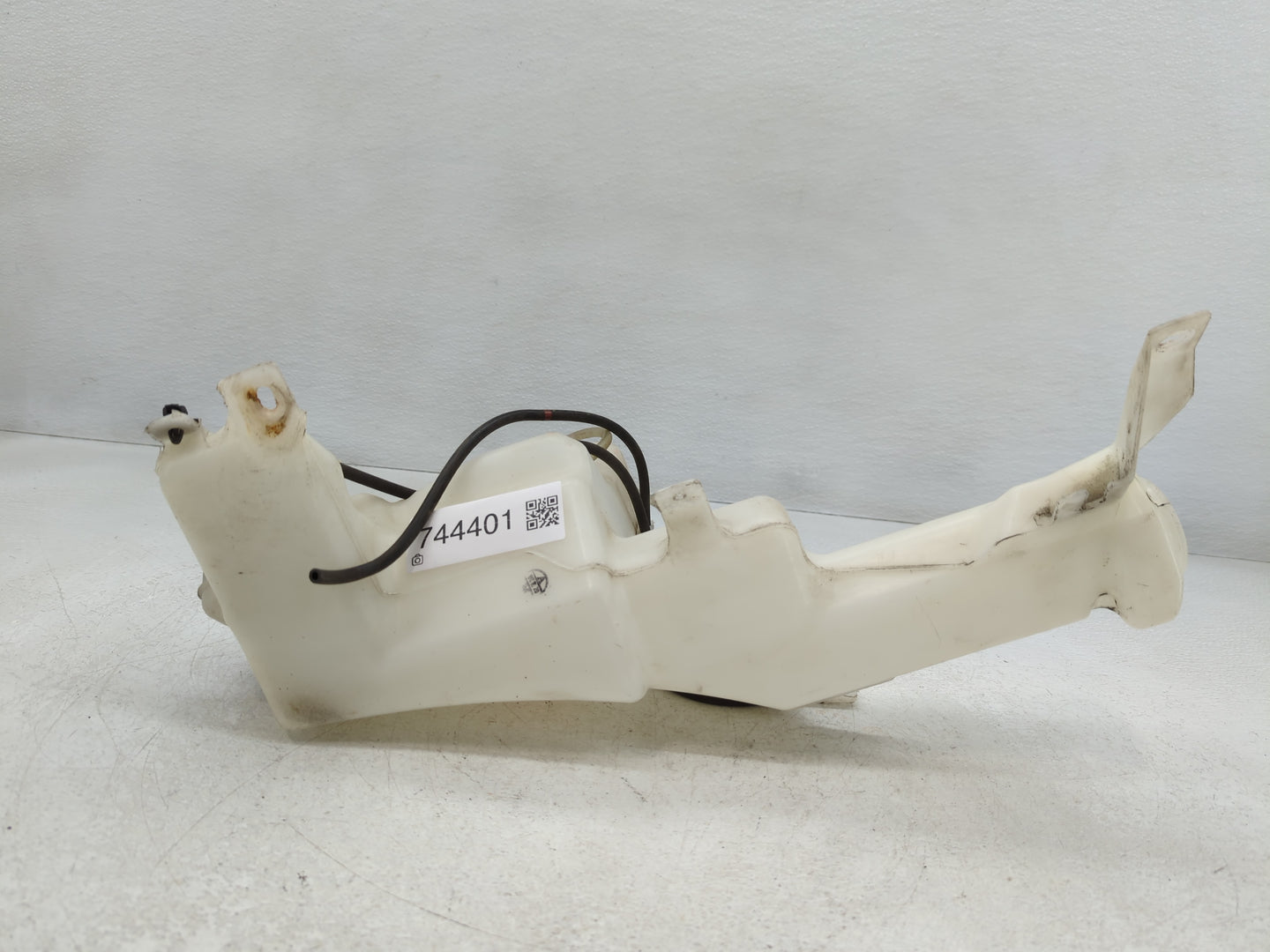 Nissan Versa Windshield Washer Fluid Reservoir Bottle Oem - Oemusedautoparts1.com
