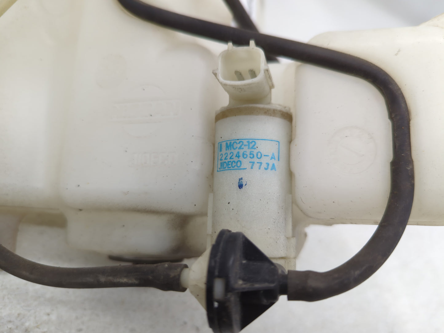 Nissan Versa Windshield Washer Fluid Reservoir Bottle Oem - Oemusedautoparts1.com