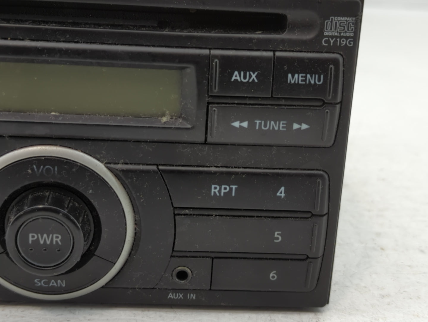 2012-2014 Nissan Versa Am Fm Cd Player Radio Receiver - Oemusedautoparts1.com