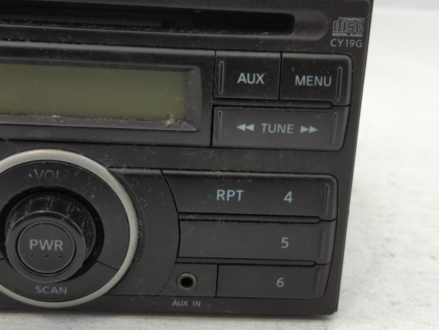 2012-2014 Nissan Versa Am Fm Cd Player Radio Receiver - Oemusedautoparts1.com