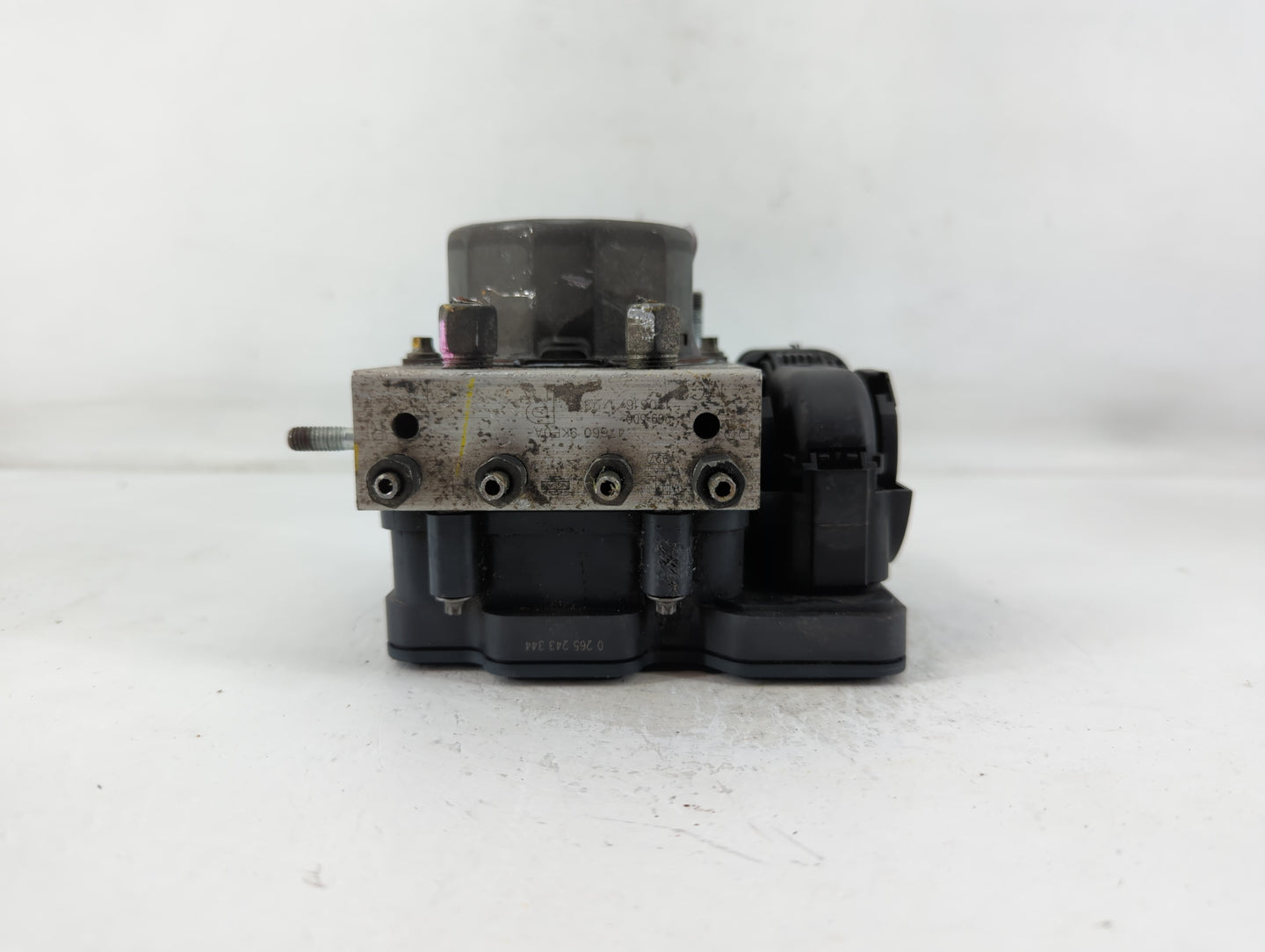2014 Nissan Versa ABS Pump Control Module Replacement P/N:47660 9KF0A Fits OEM Used Auto Parts - Oemusedautoparts1.com
