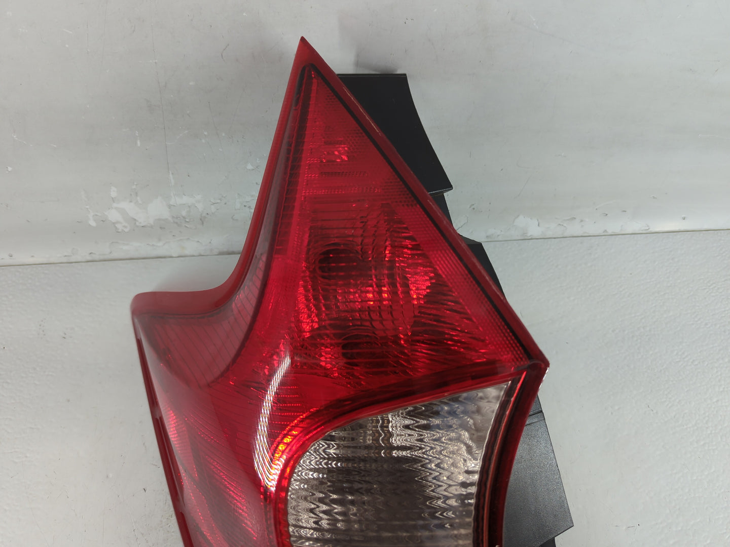 2014-2019 Nissan Versa Tail Light Assembly Driver Left OEM P/N:265553WC0A Fits Fits 2014 2015 2016 2017 2018 2019 OEM Used A