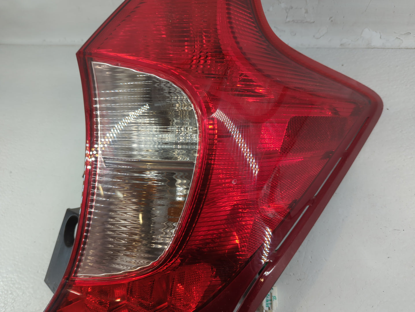 2014-2019 Nissan Versa Tail Light Assembly Passenger Right OEM P/N:401600 265503WC0A Fits Fits 2014 2015 2016 2017 2018 2019