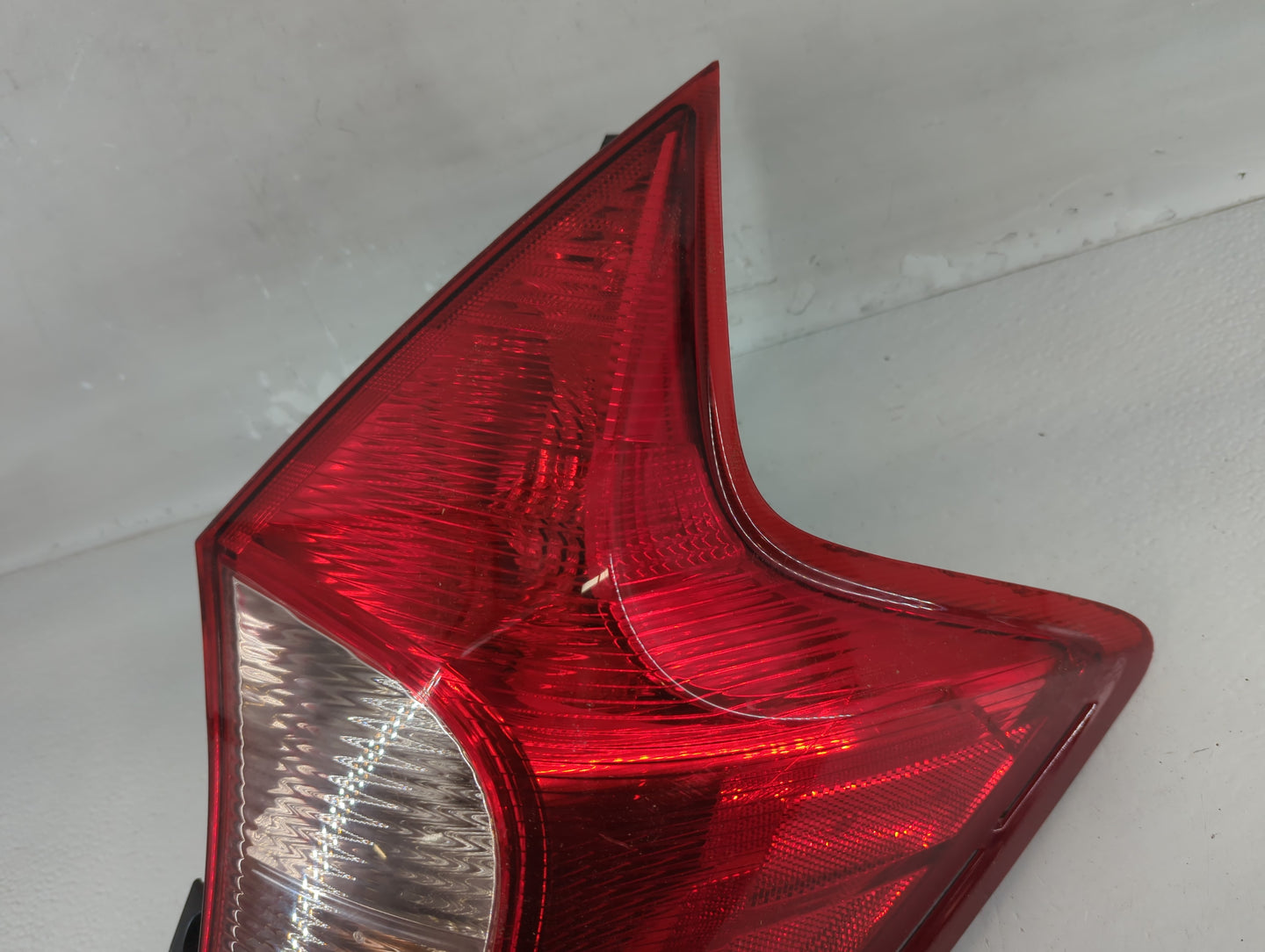 2014-2019 Nissan Versa Tail Light Assembly Passenger Right OEM P/N:401600 265503WC0A Fits Fits 2014 2015 2016 2017 2018 2019