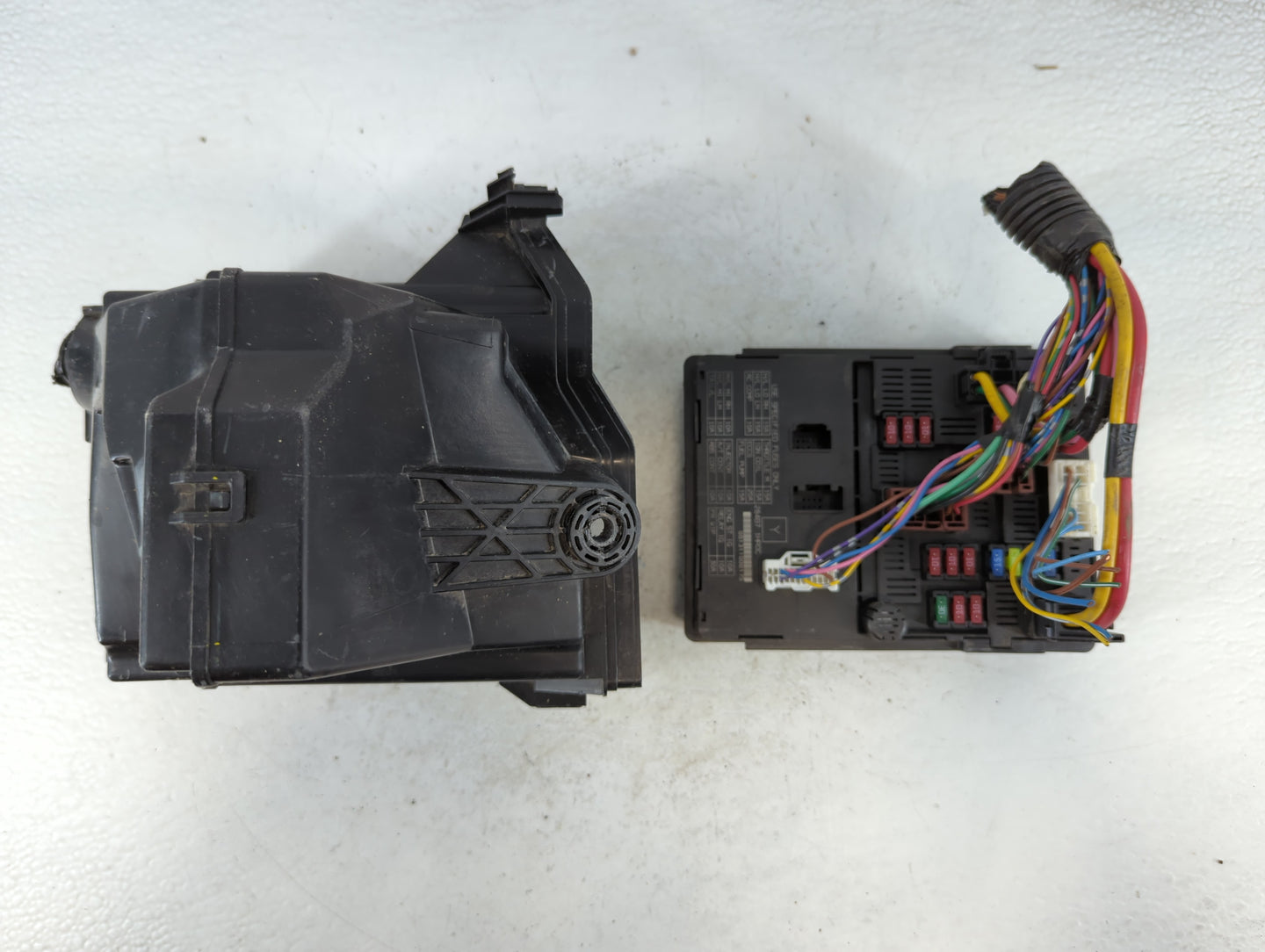 2013-2019 Nissan Versa Fusebox Fuse Box Panel Relay Module P/N:284B7 1HR0C Fits Fits 2013 2014 2015 2016 2017 2018 2019 OEM 
