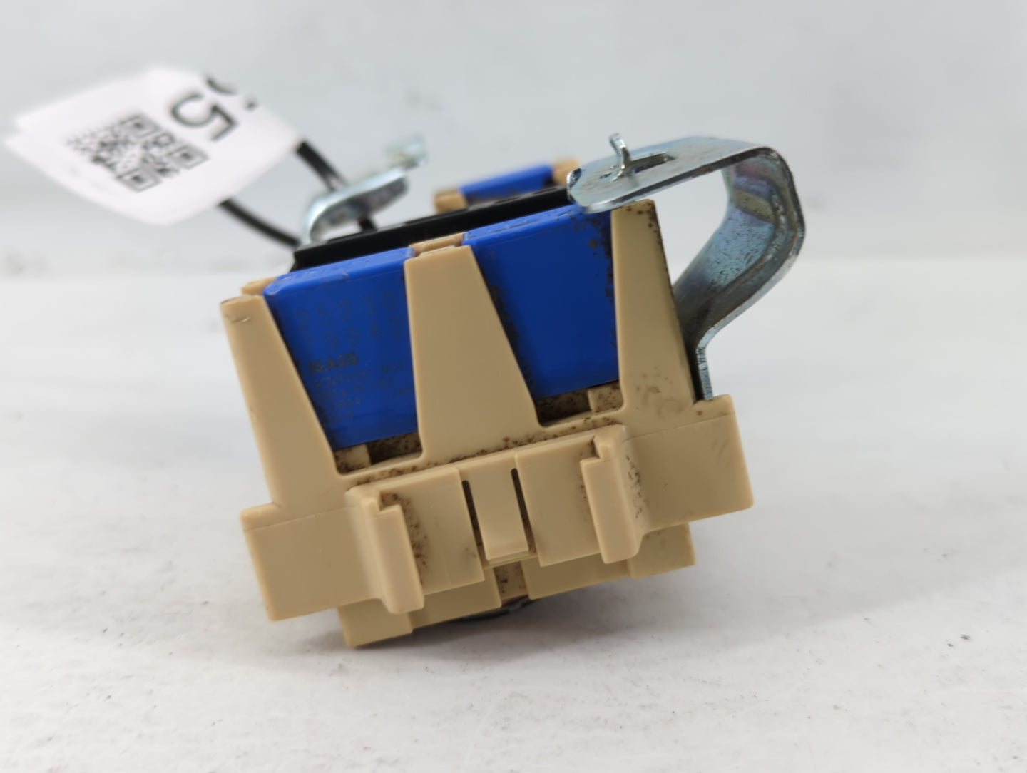 2014 Nissan Versa Note Fusebox Fuse Box Panel Relay Module Fits OEM Used Auto Parts - Oemusedautoparts1.com