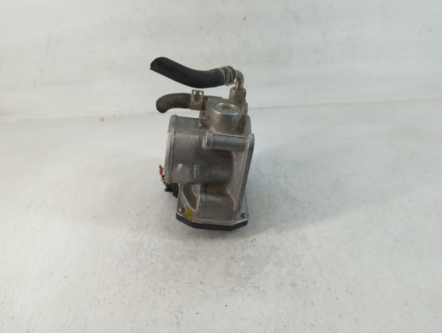 2014 Nissan Versa Note Throttle Body P/N:3AA50-02 Fits Fits 2012 2013 2015 2016 2017 2018 2019 OEM Used Auto Parts - Oemused