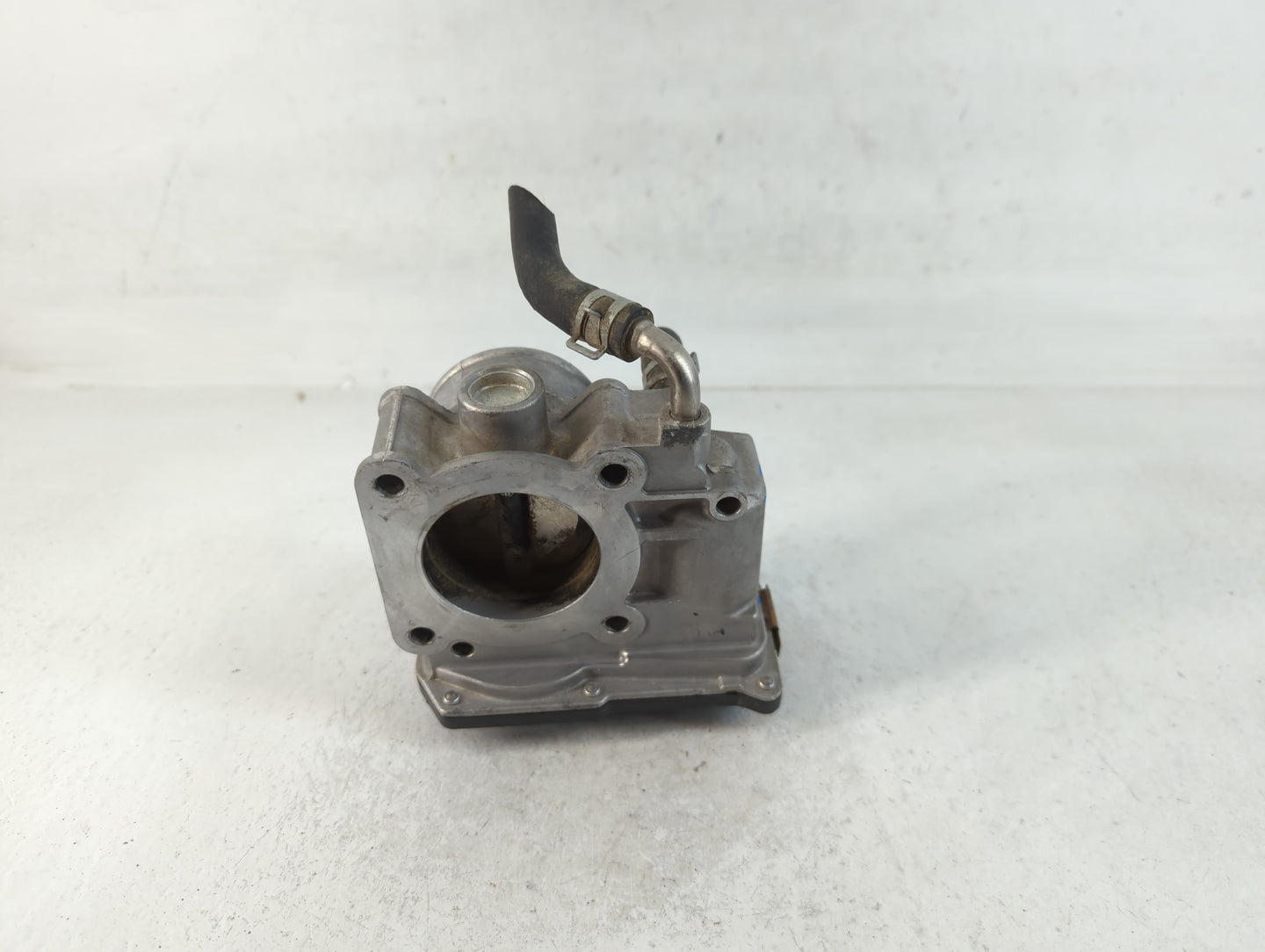 2014 Nissan Versa Note Throttle Body P/N:3AA50-02 Fits Fits 2012 2013 2015 2016 2017 2018 2019 OEM Used Auto Parts - Oemused