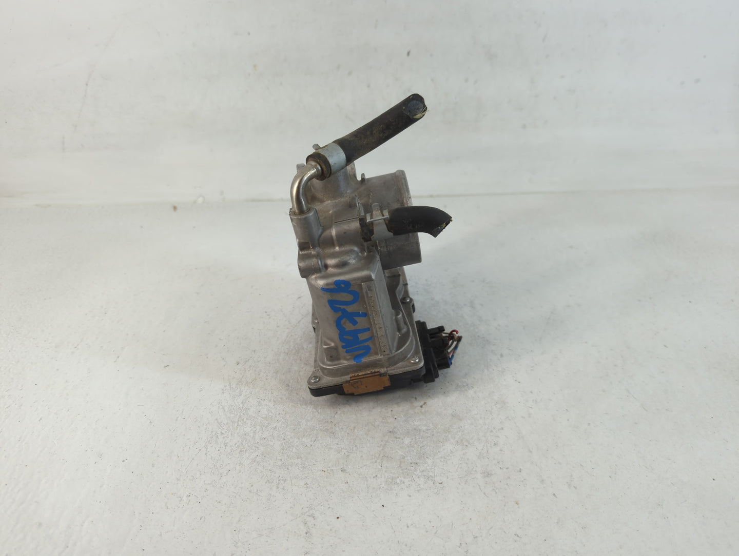 2014 Nissan Versa Note Throttle Body P/N:3AA50-02 Fits Fits 2012 2013 2015 2016 2017 2018 2019 OEM Used Auto Parts - Oemused