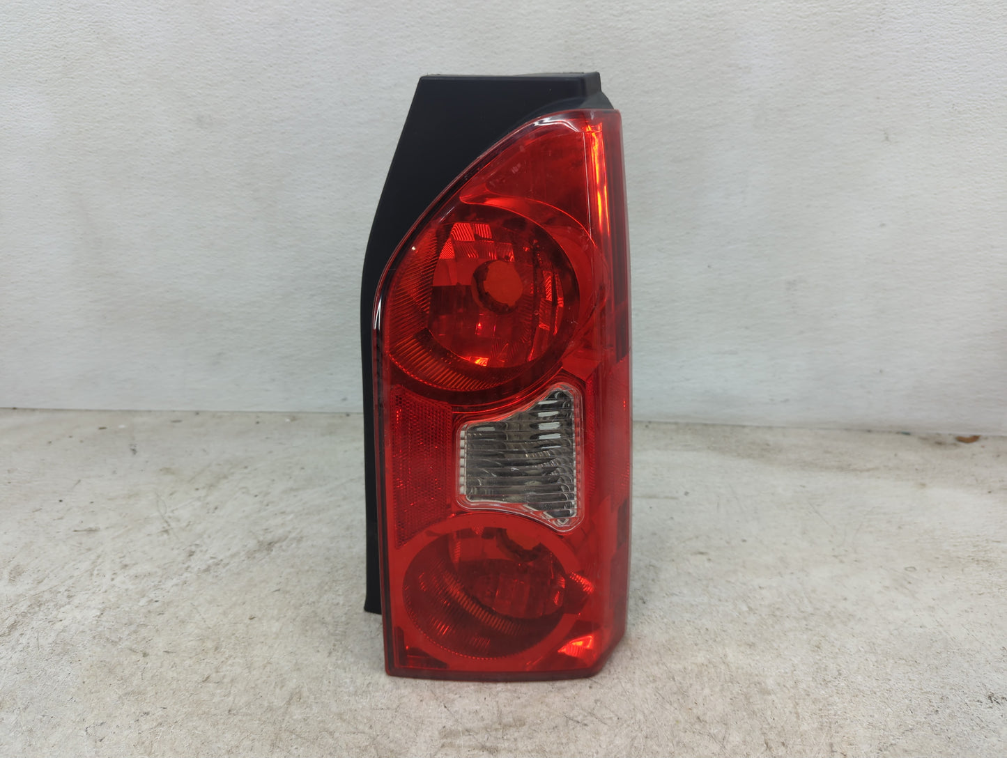 2005-2015 Nissan Xterra Tail Light Assembly Driver Left OEM Fits Fits 2005 2006 2007 2008 2009 2010 2011 2012 2013 2014 2015