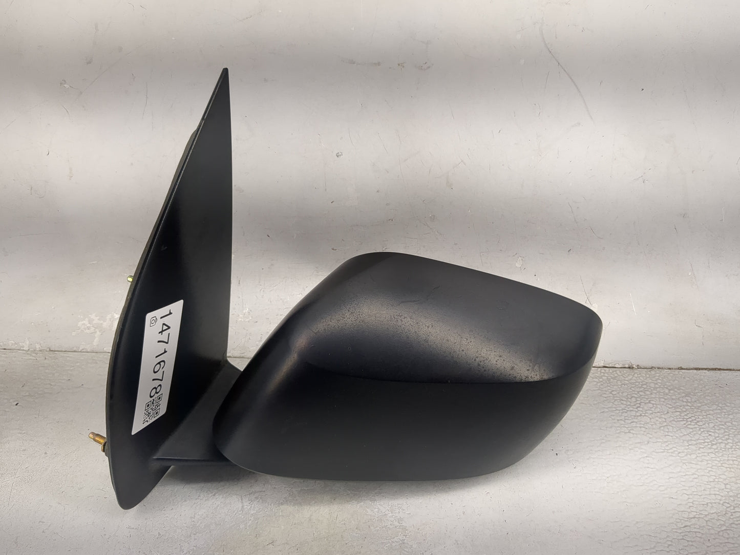 2005-2015 Nissan Xterra Driver Side View Mirror - Left Door Mirror OEM Used - Oemusedautoparts1.com