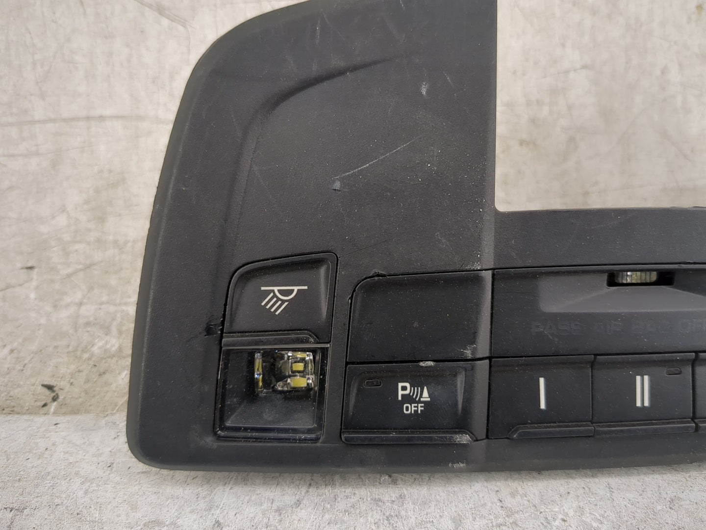 2014 Porsche 911 Overhead Roof Console - Oemusedautoparts1.com