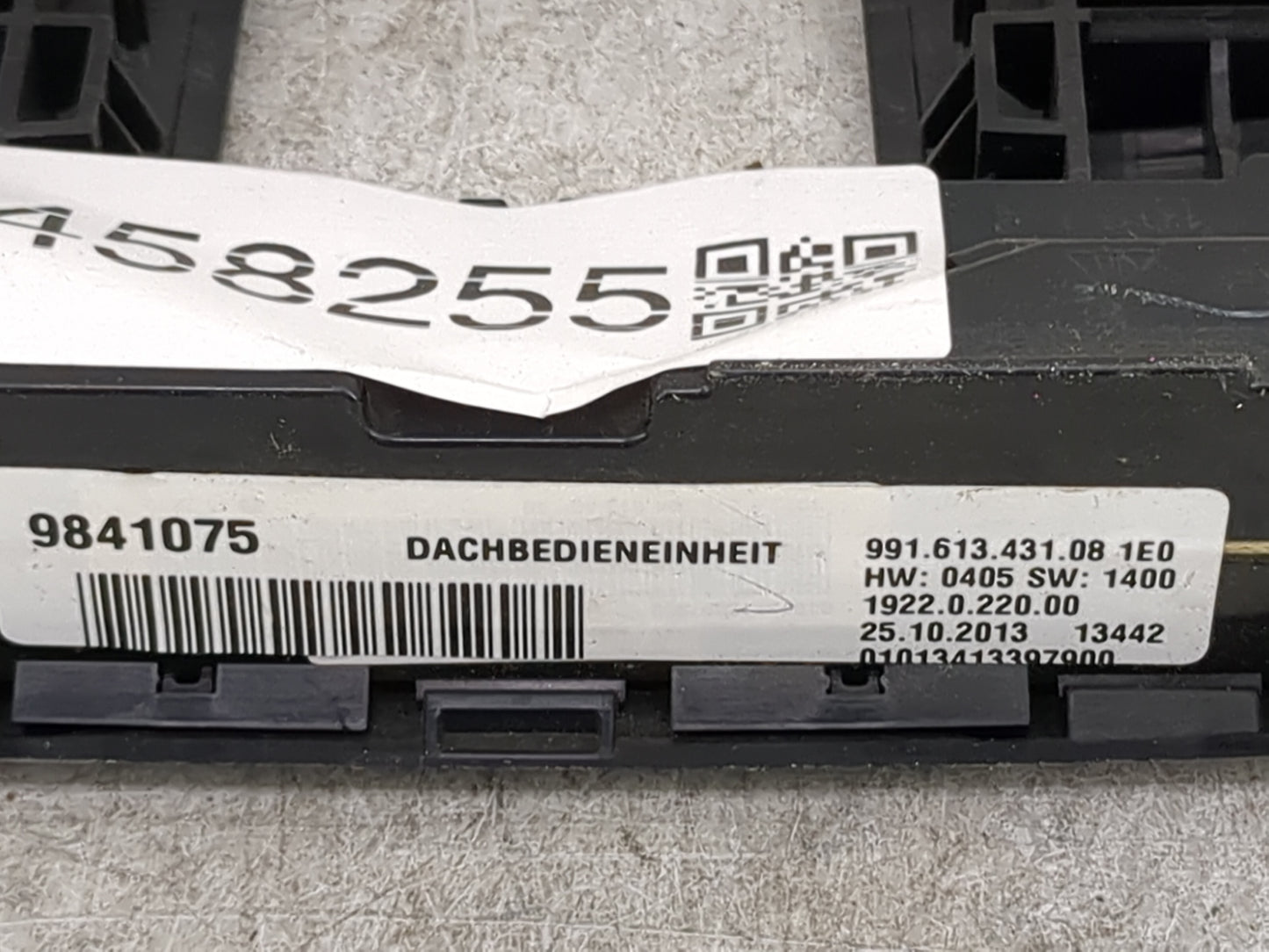 2014 Porsche 911 Overhead Roof Console - Oemusedautoparts1.com