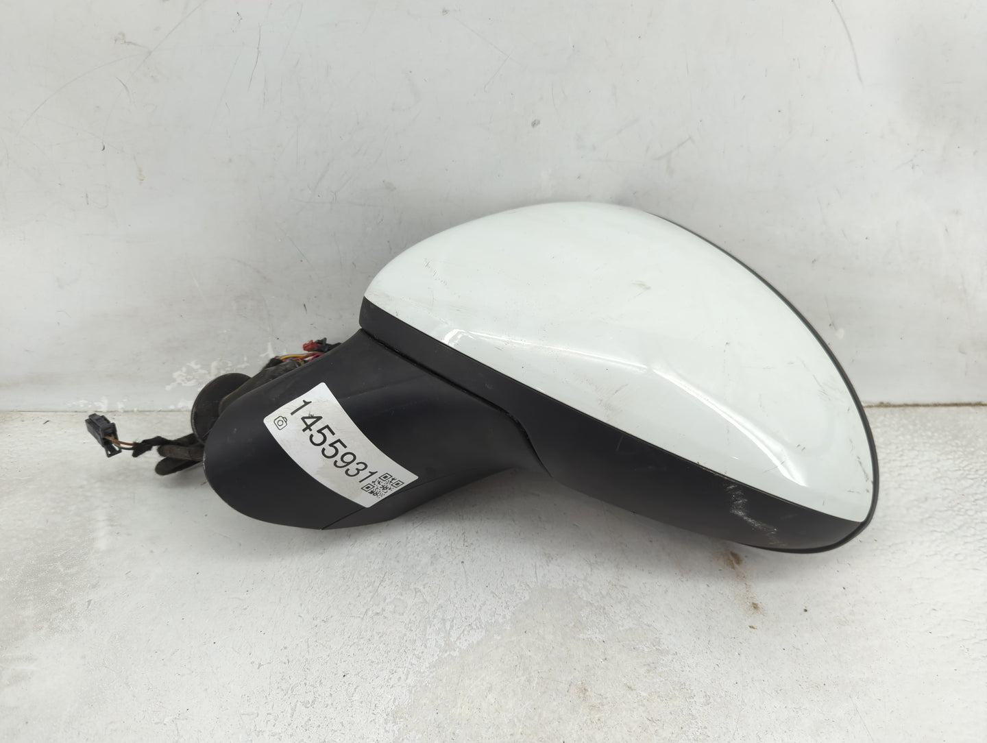 2011-2014 Porsche Cayenne Driver Side View Mirror - Left Door Mirror OEM Used - Oemusedautoparts1.com