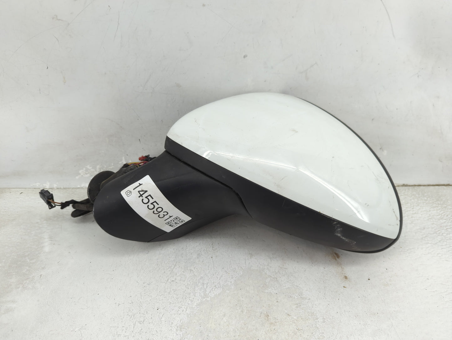 2011-2014 Porsche Cayenne Driver Side View Mirror - Left Door Mirror OEM Used - Oemusedautoparts1.com
