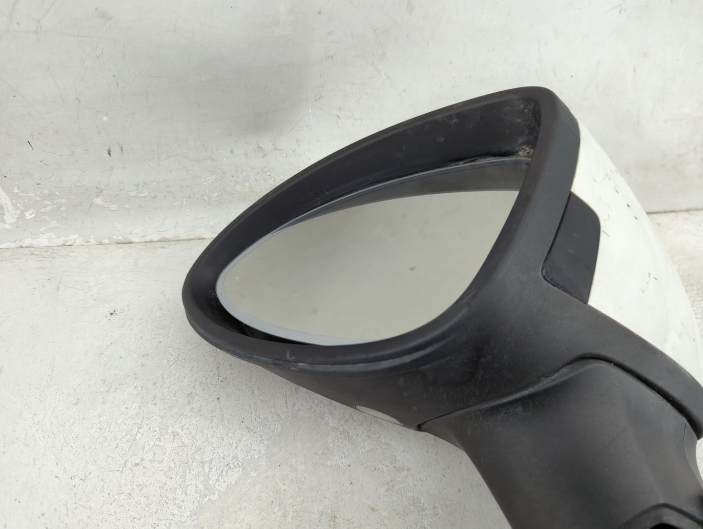 2011-2014 Porsche Cayenne Driver Side View Mirror - Left Door Mirror OEM Used - Oemusedautoparts1.com