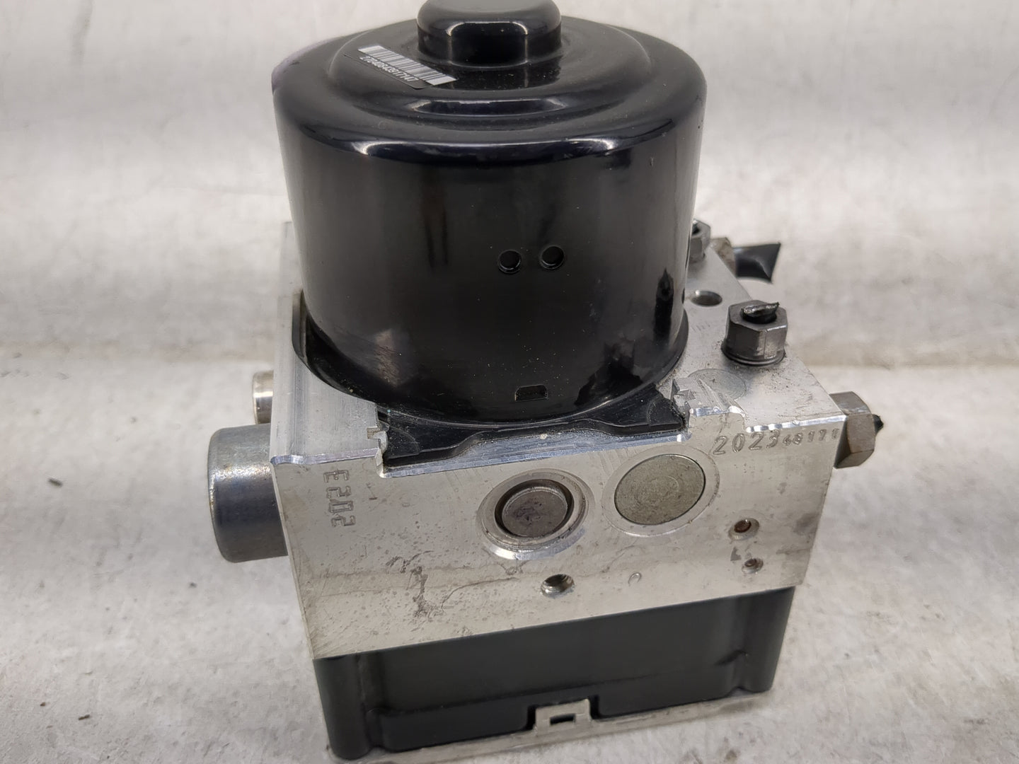 2013-2014 Porsche Cayenne ABS Pump Control Module Replacement P/N:7P0 614 517 P Fits Fits 2013 2014 OEM Used Auto Parts - Oe