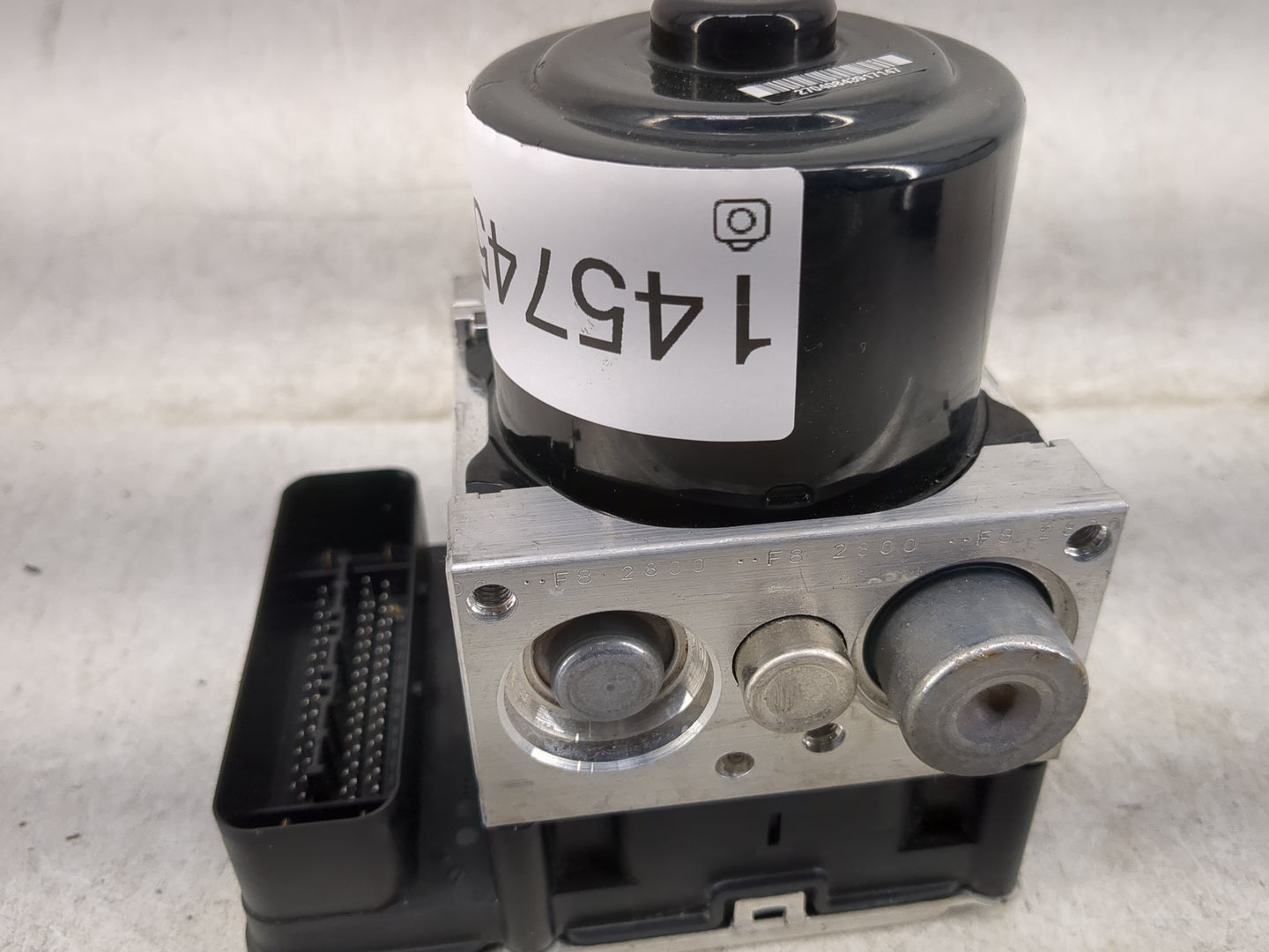 2013-2014 Porsche Cayenne ABS Pump Control Module Replacement P/N:7P0 614 517 P Fits Fits 2013 2014 OEM Used Auto Parts - Oe