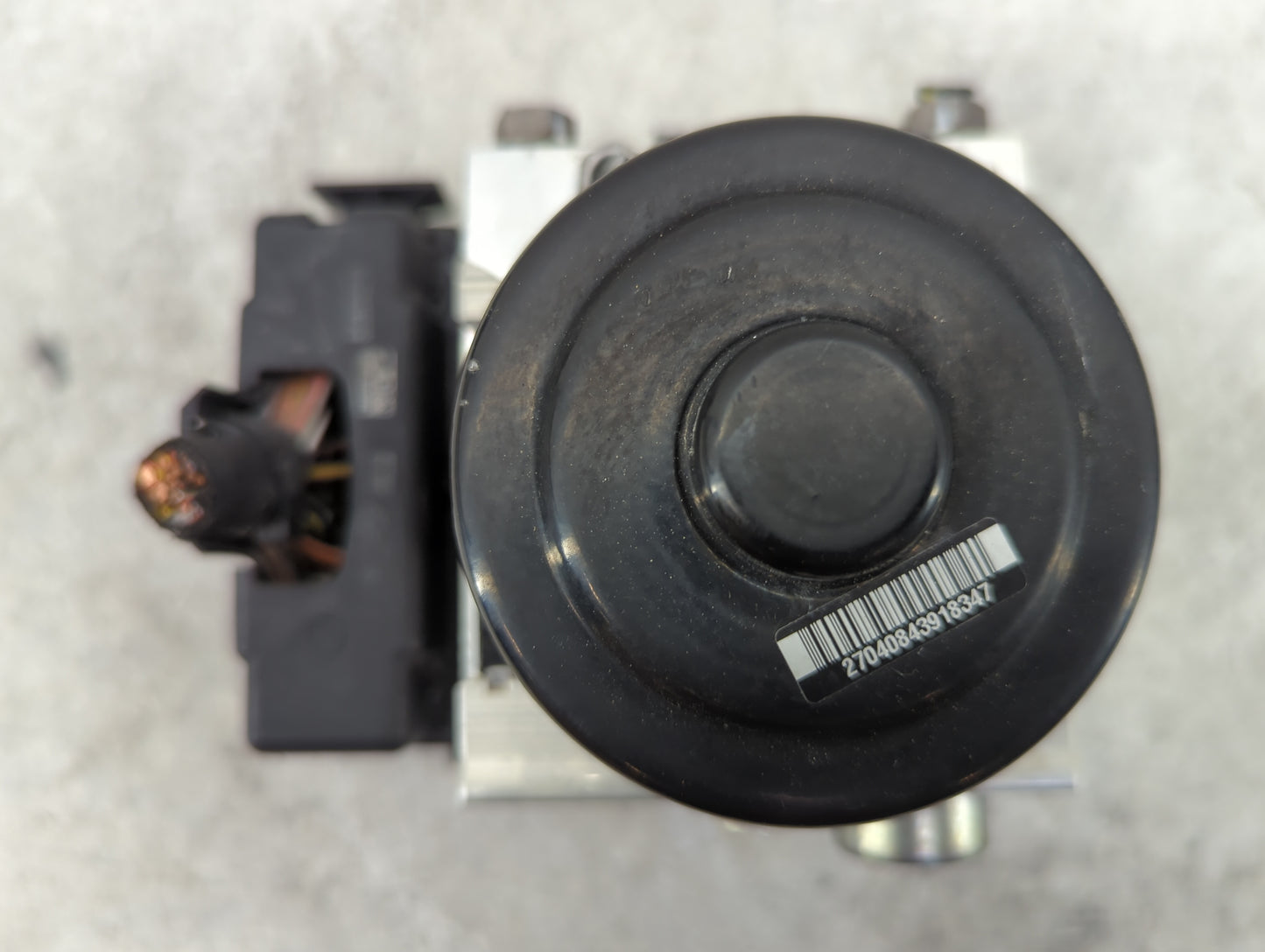 2013-2014 Porsche Cayenne ABS Pump Control Module Replacement P/N:7P0 907 379 P Fits Fits 2013 2014 OEM Used Auto Parts - Oe