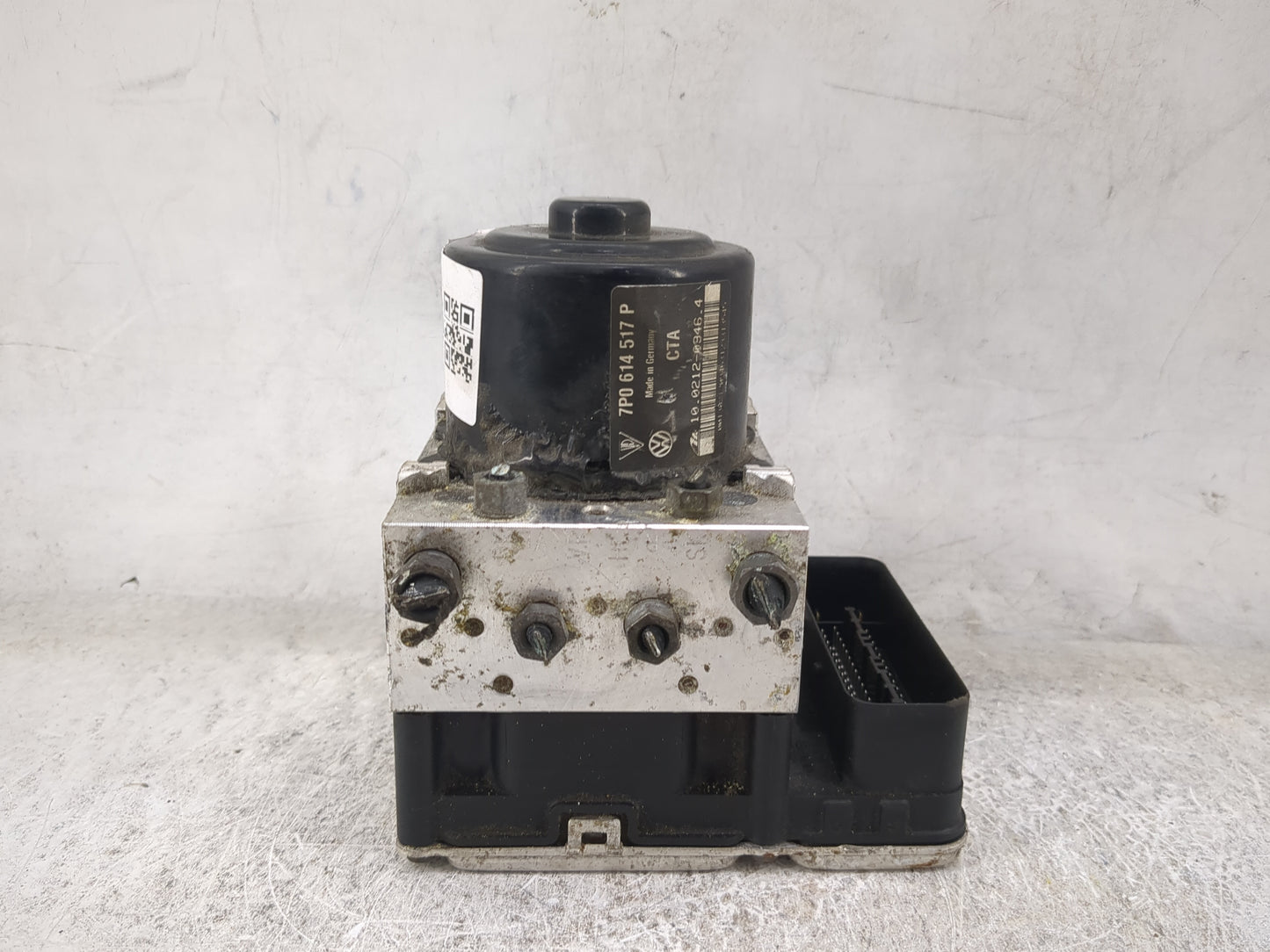2013-2014 Porsche Cayenne ABS Pump Control Module Replacement P/N:7P0614517P 10.0212-0946.4 Fits Fits 2013 2014 OEM Used Aut