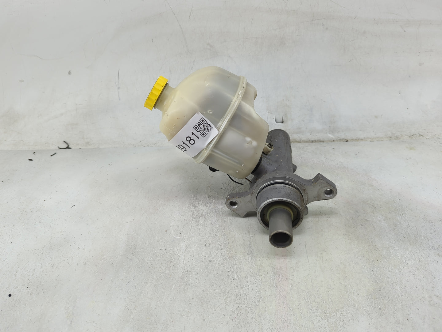 2011-2022 Ram 1500 Brake Master Cylinder 1489181 - Oemusedautoparts1.com