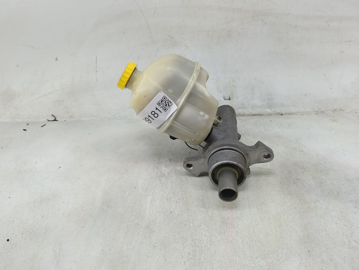 2011-2022 Ram 1500 Brake Master Cylinder 1489181 - Oemusedautoparts1.com