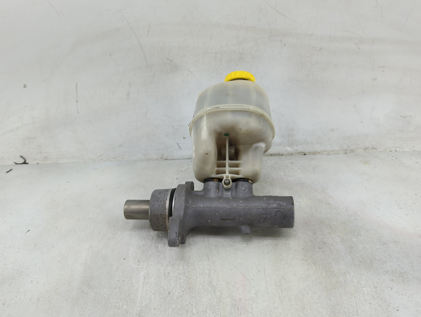 2011-2022 Ram 1500 Brake Master Cylinder 1489181 - Oemusedautoparts1.com