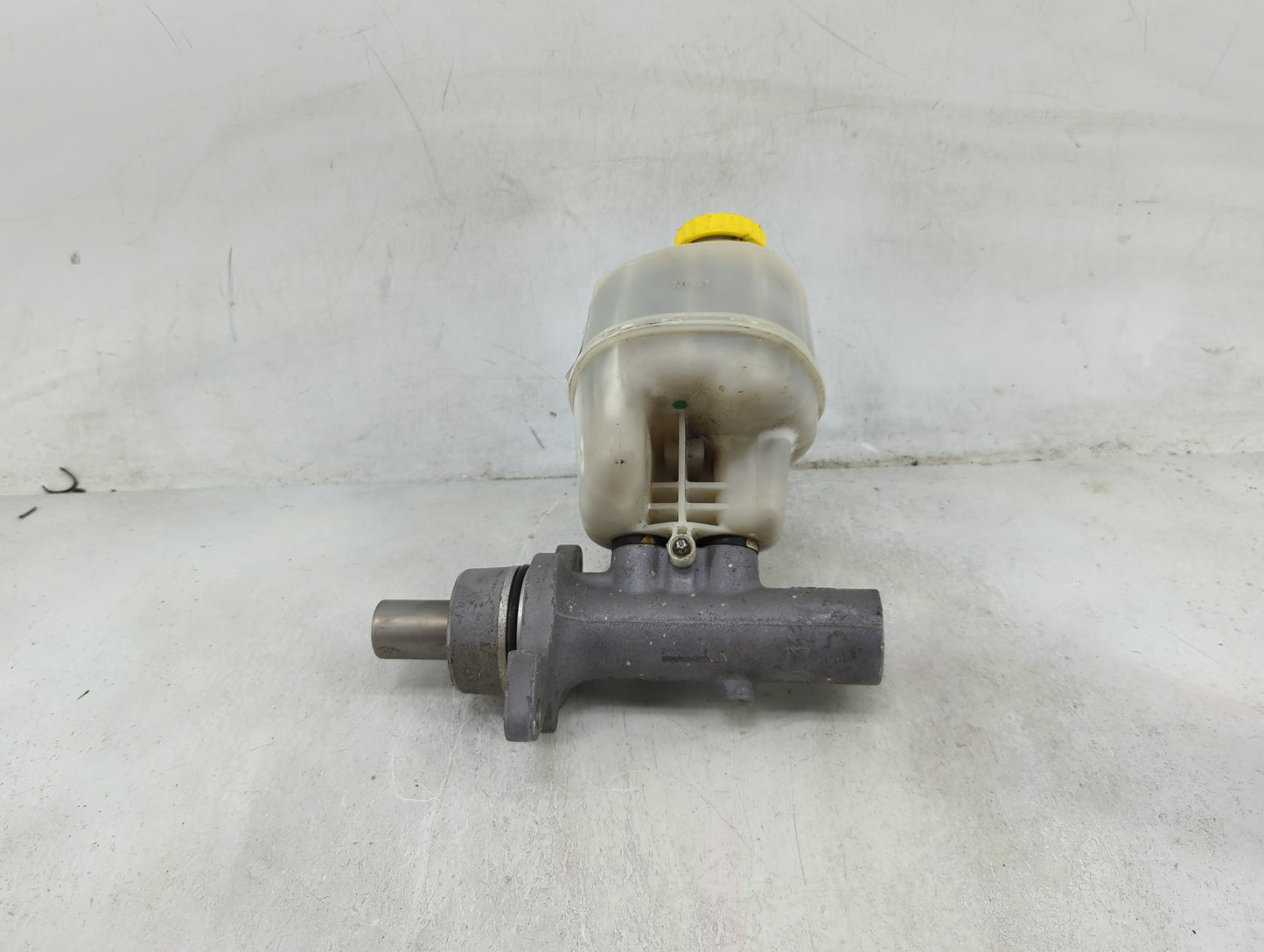 2011-2022 Ram 1500 Brake Master Cylinder 1489181 - Oemusedautoparts1.com