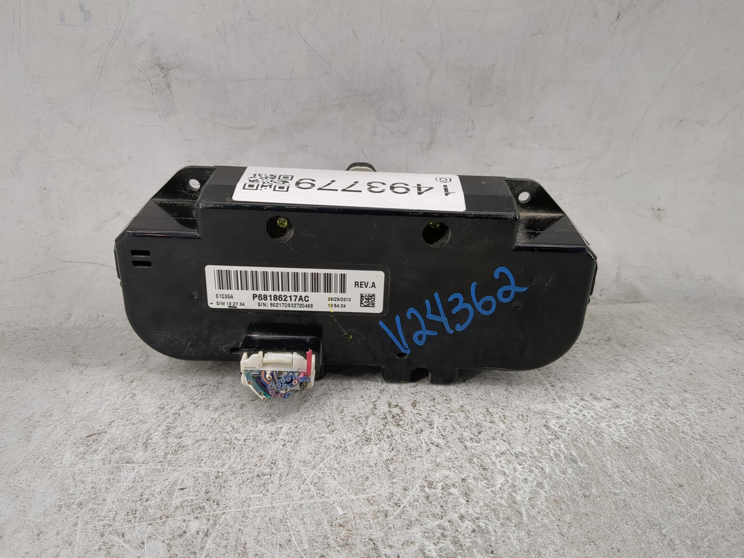 2014 Ram 1500 Climate Control Module Temperature AC/Heater Replacement P/N:P68186217AC Fits OEM Used Auto Parts - Oemusedaut